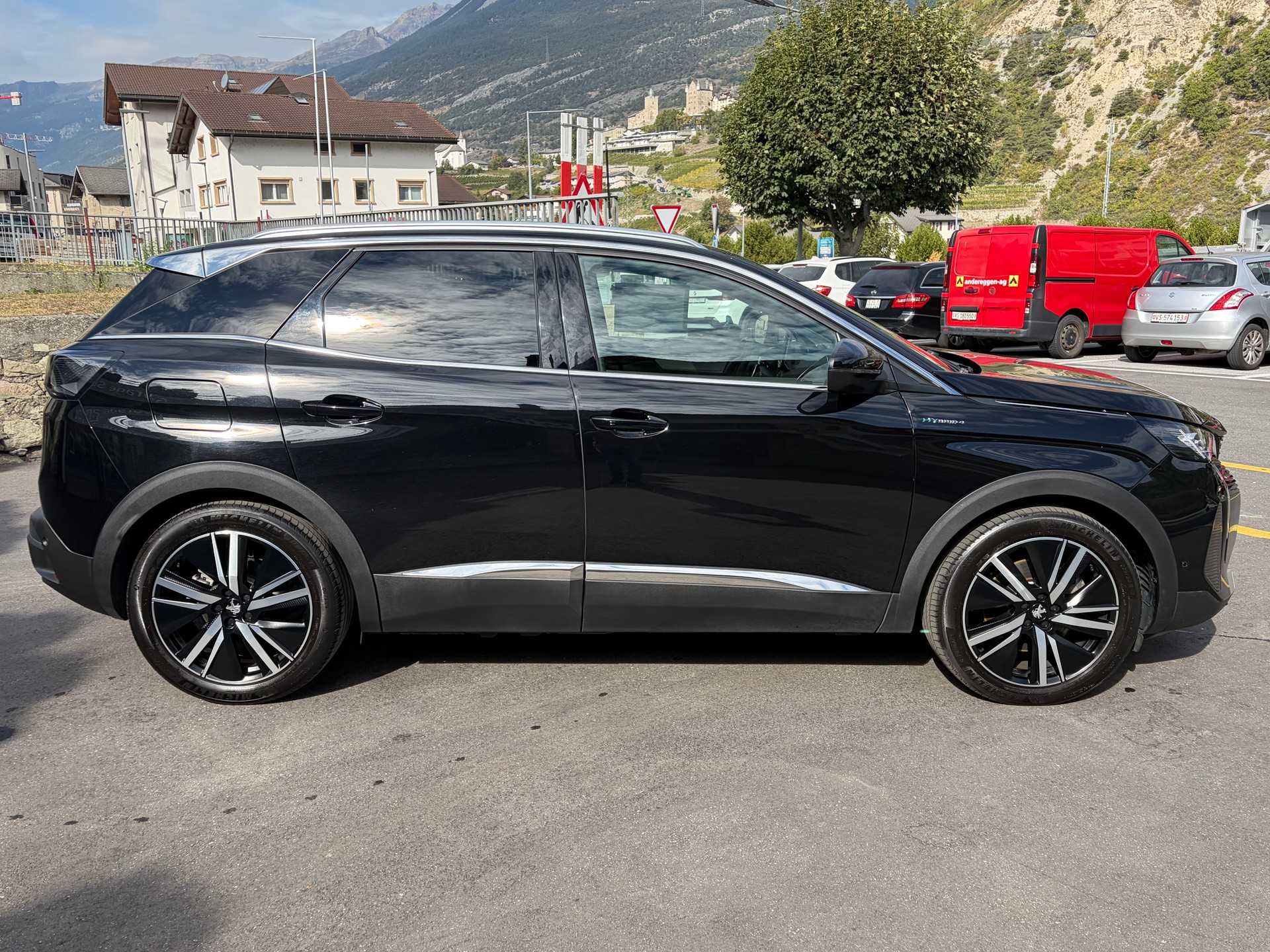PEUGEOT 3008 300e Hybrid4 GT Pack EAT8-image-5
