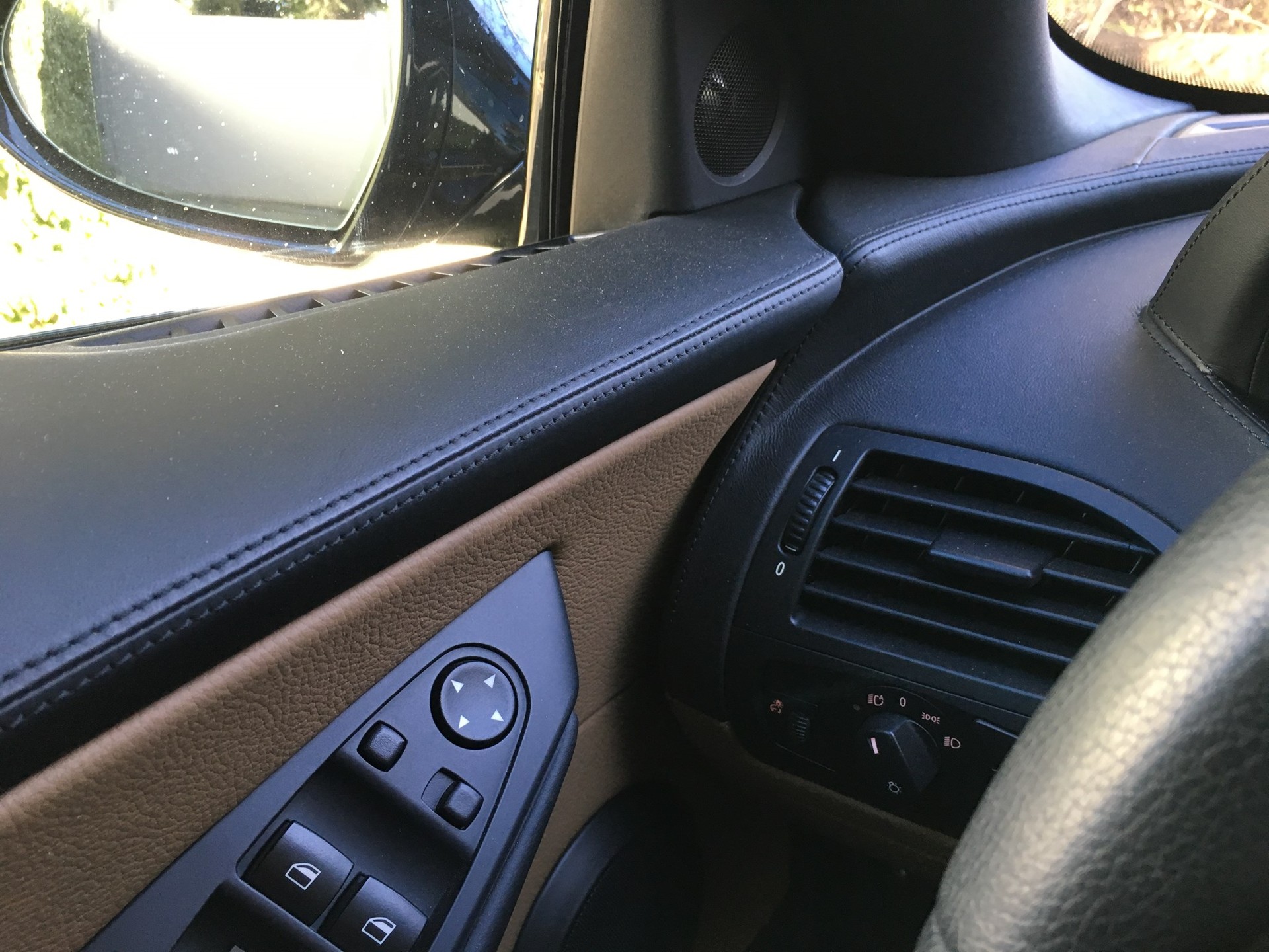 BMW M6 Cabrio - V10-image-10