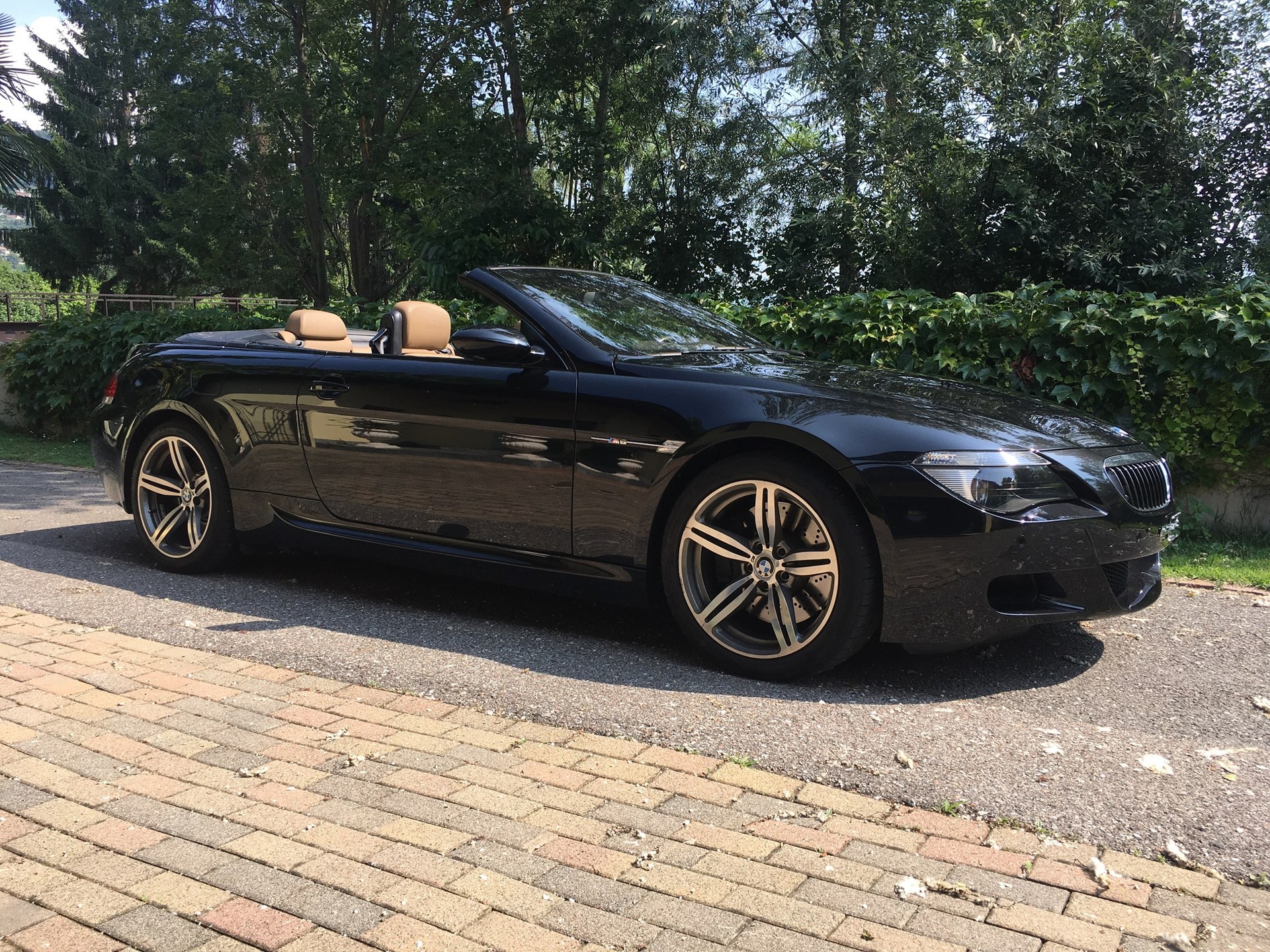 BMW M6 Cabrio - V10-image-1