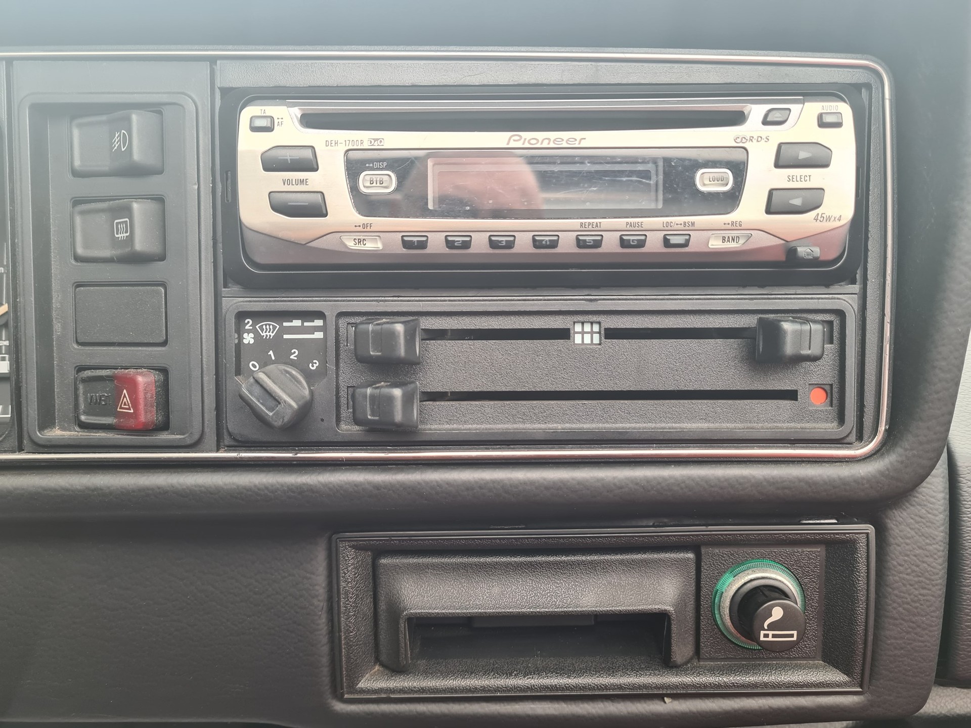 VW Golf Cabriolet 1800 (GL)-image-18