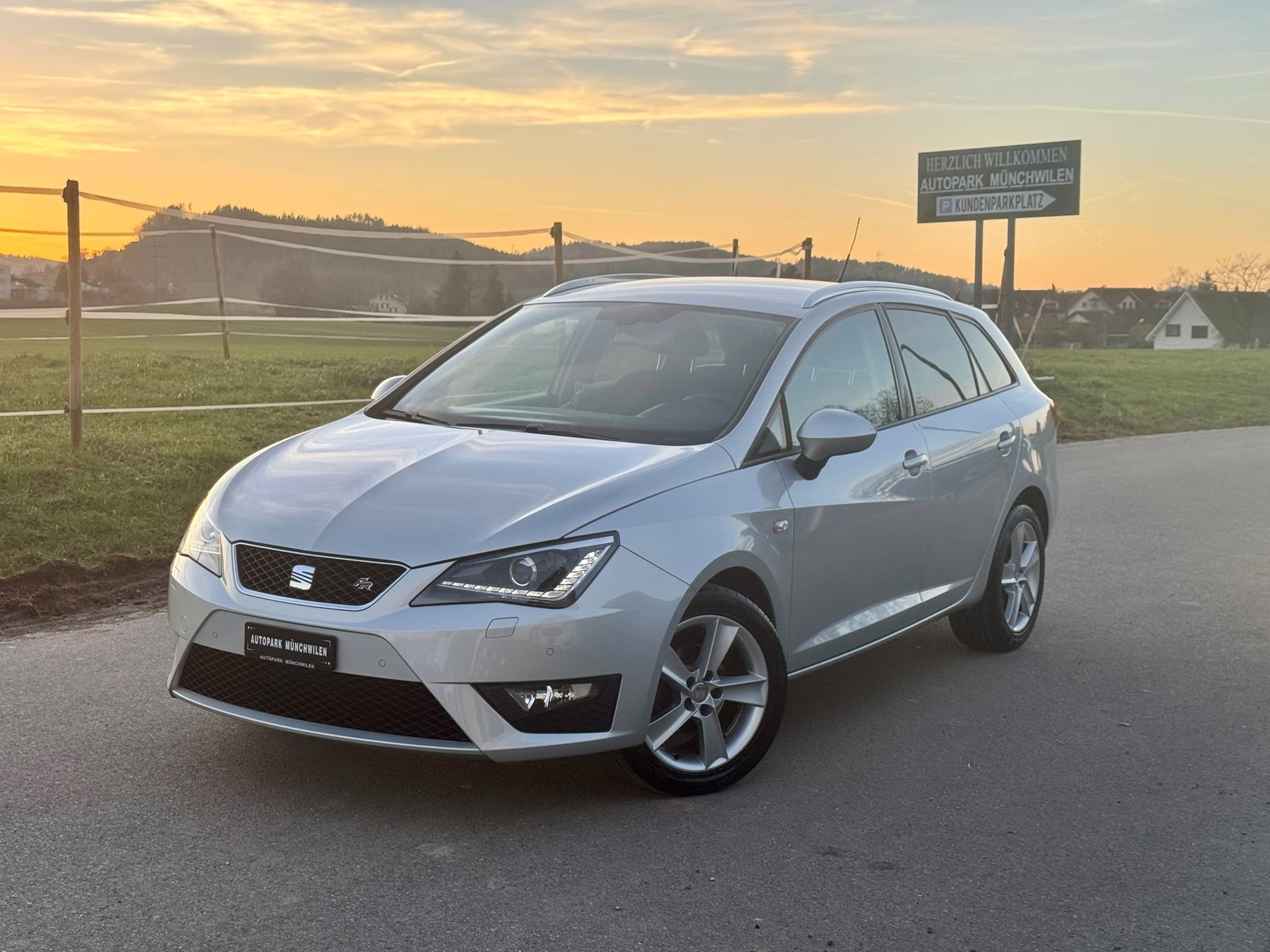 SEAT Ibiza ST 1.2 TSI FR DSG-image-0