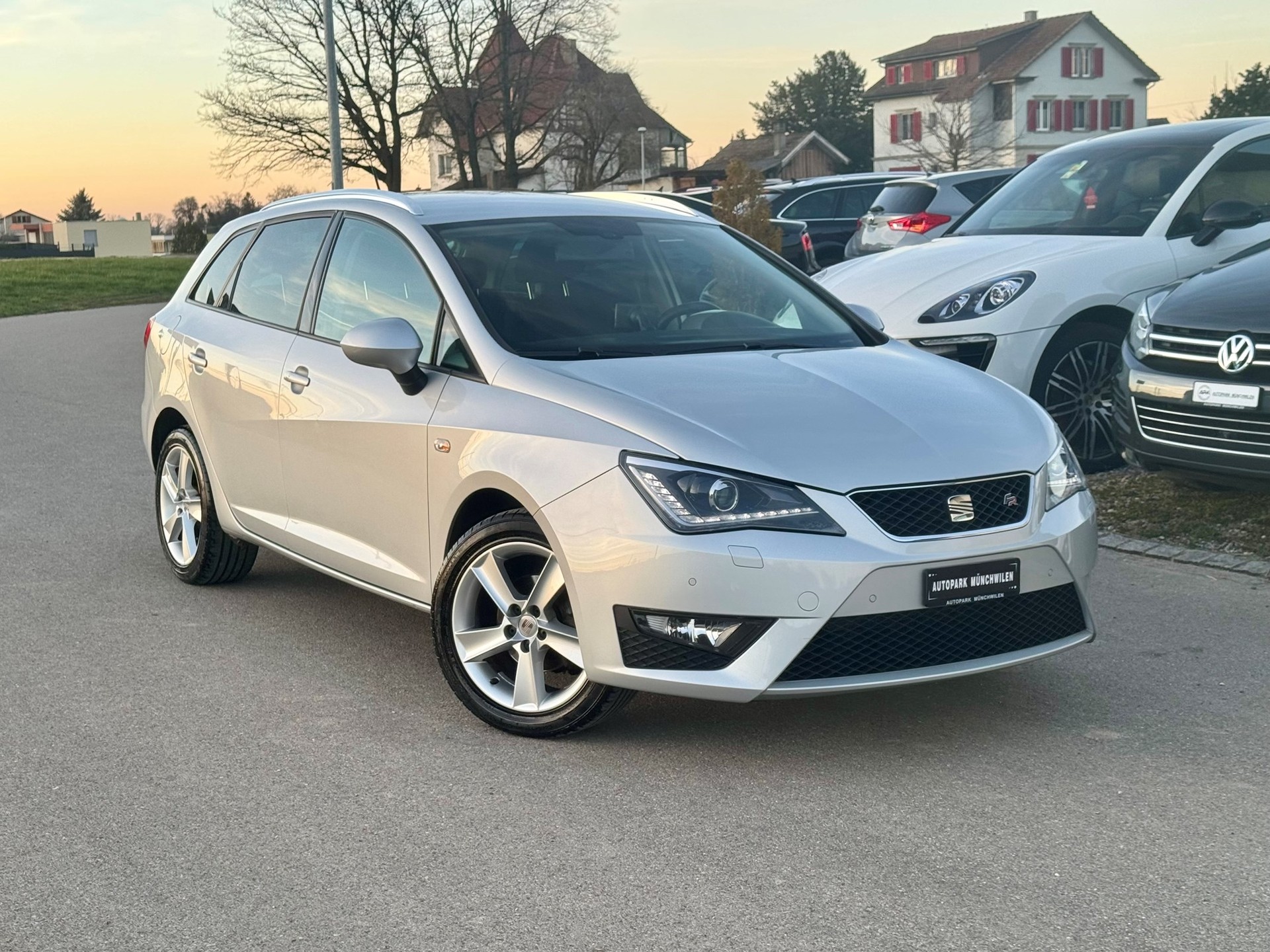 SEAT Ibiza ST 1.2 TSI FR DSG-image-1