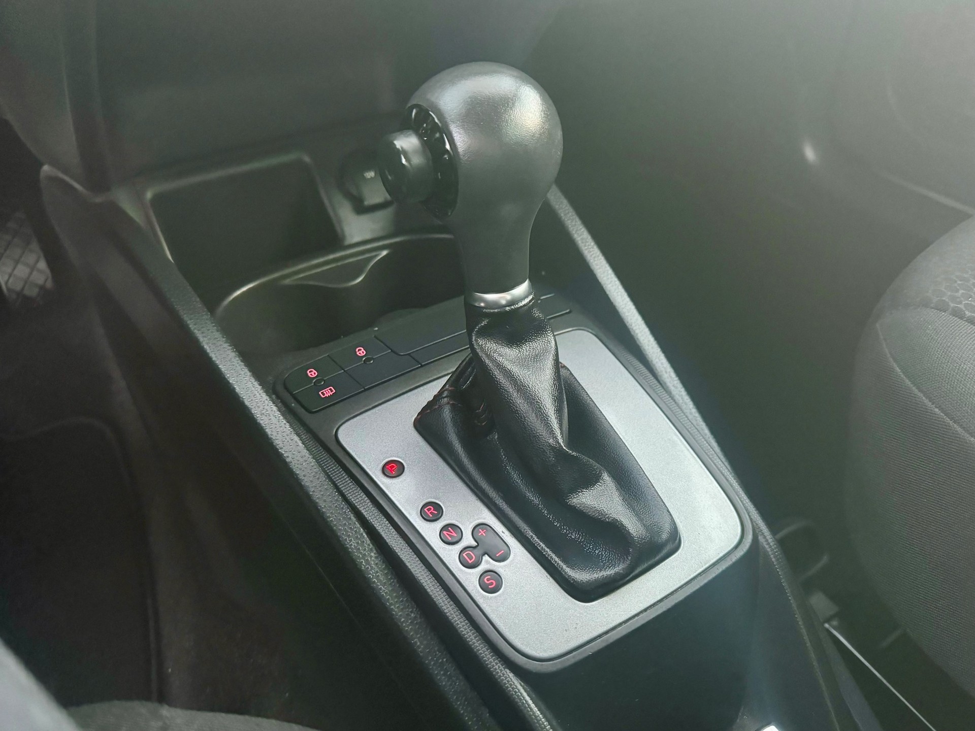 SEAT Ibiza ST 1.2 TSI FR DSG-image-9