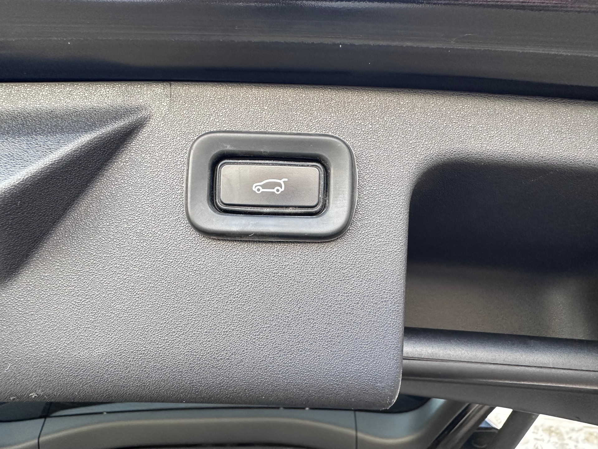 LAND ROVER Discovery Sport R Dyn P200 2.0 Si4 MHEV S AT9-image-13