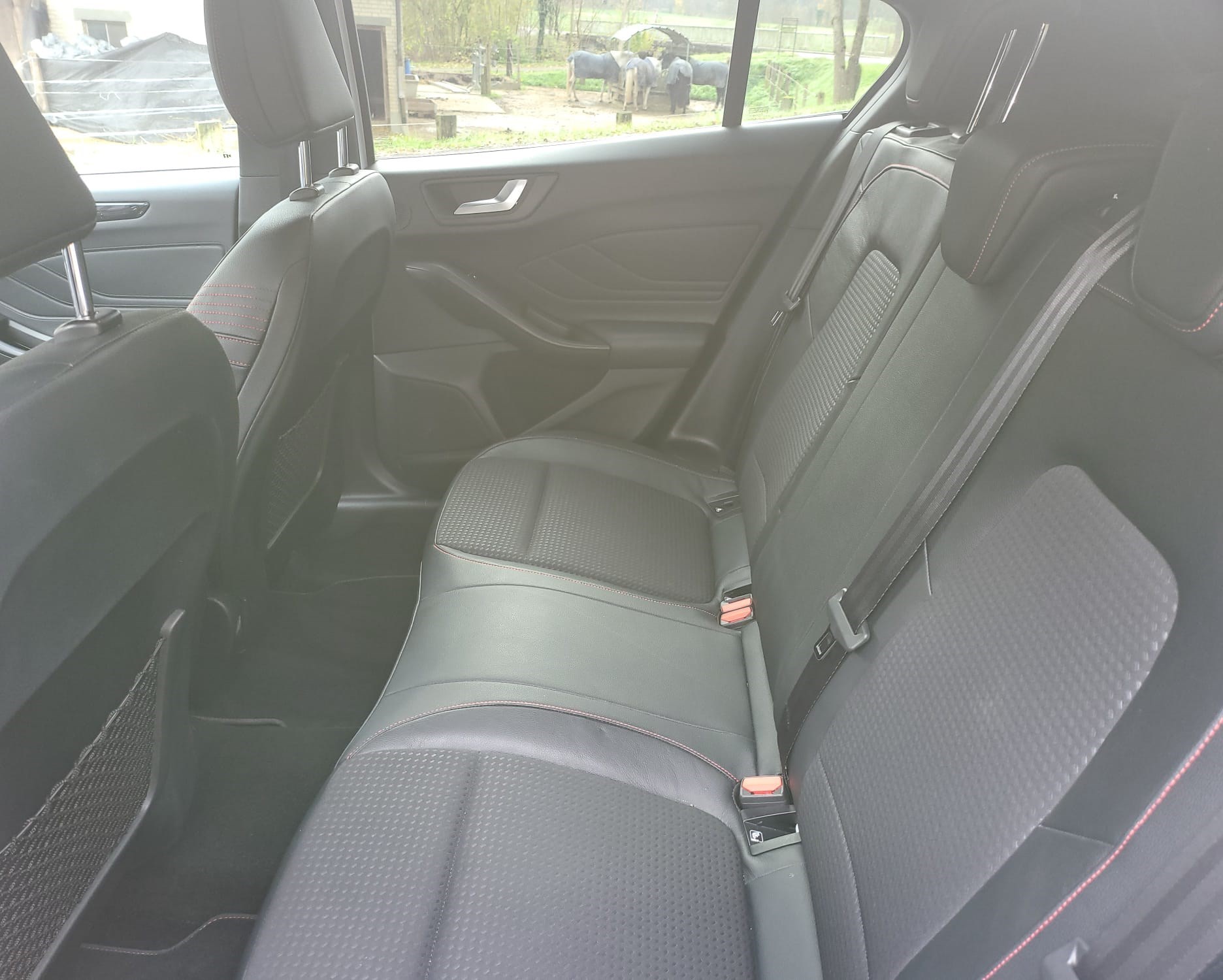 FORD Focus 1.0 SCTi ST Line-image-5