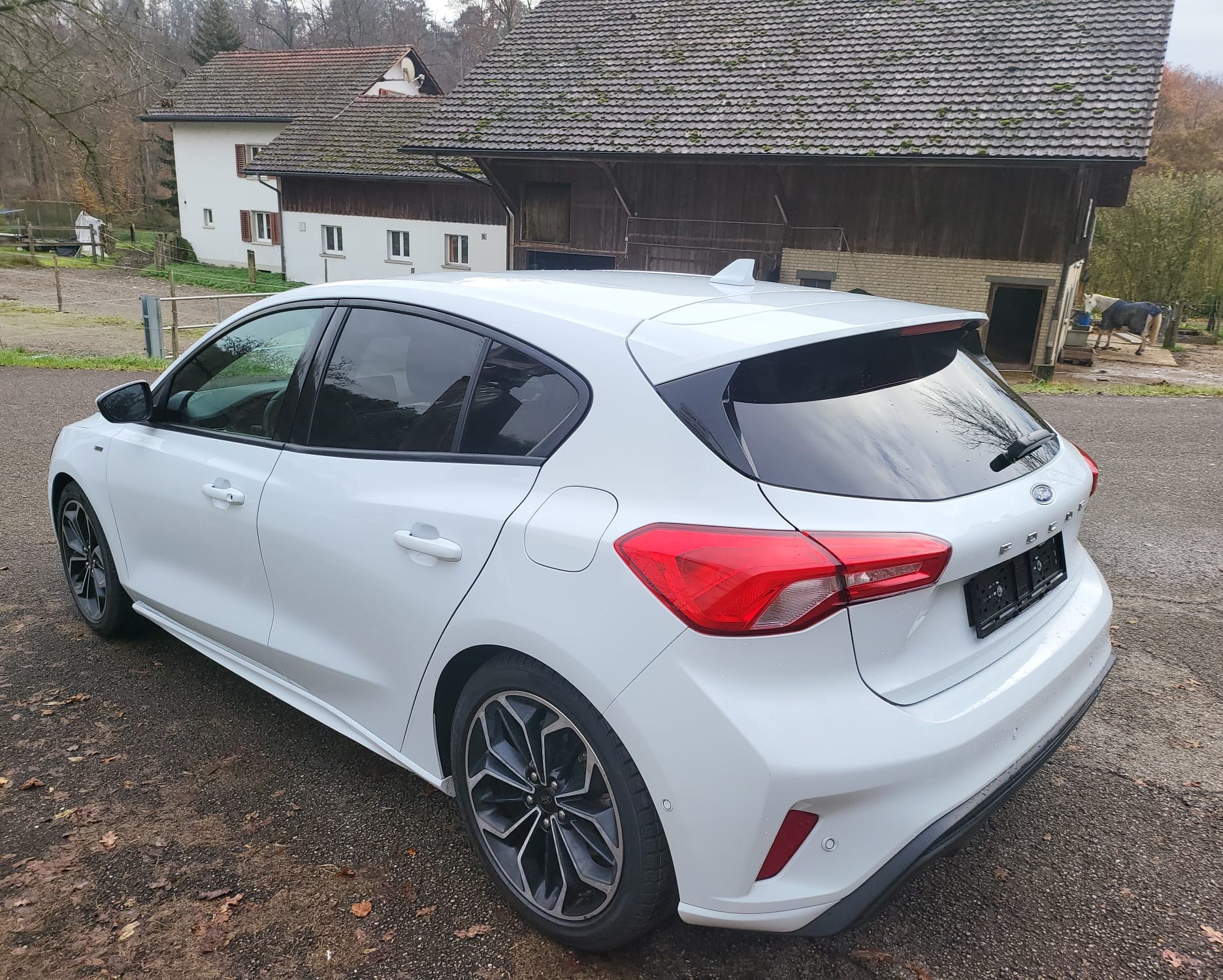 FORD Focus 1.0 SCTi ST Line-image-6