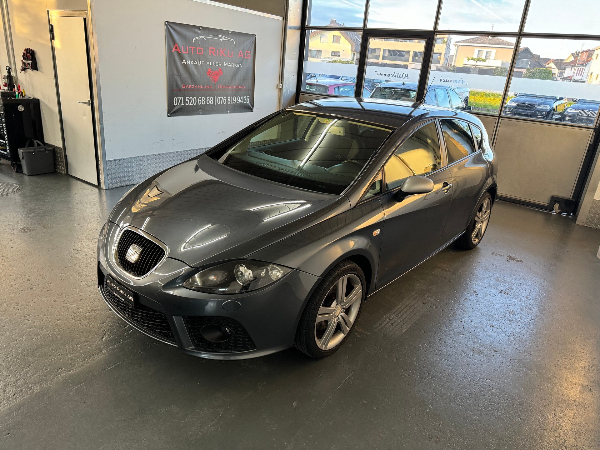 SEAT Leon 2.0 TSI FR-image-3