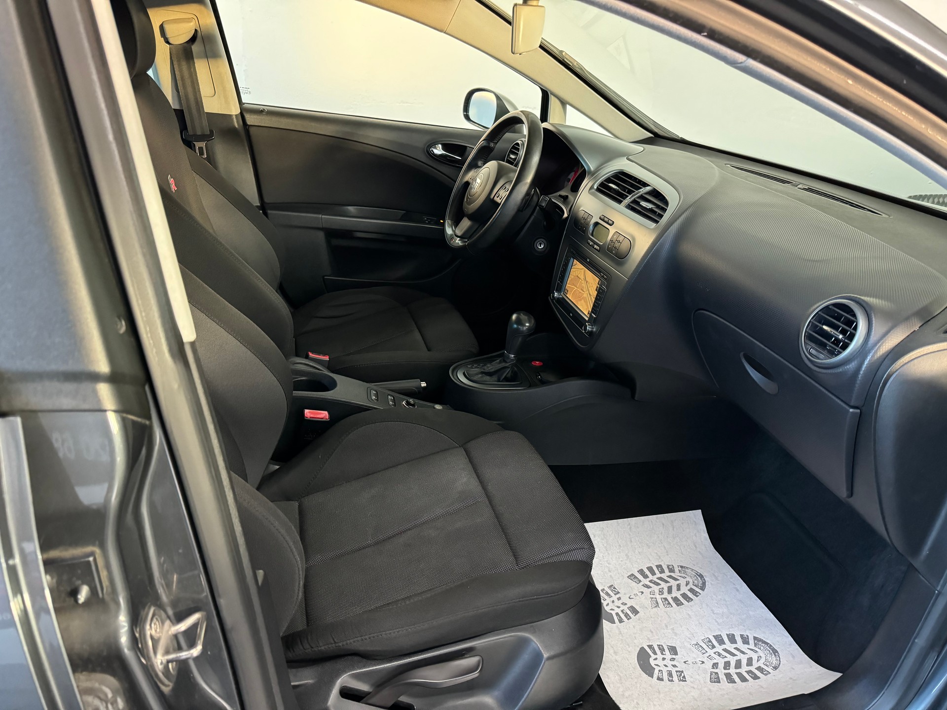 SEAT Leon 2.0 TSI FR-image-14
