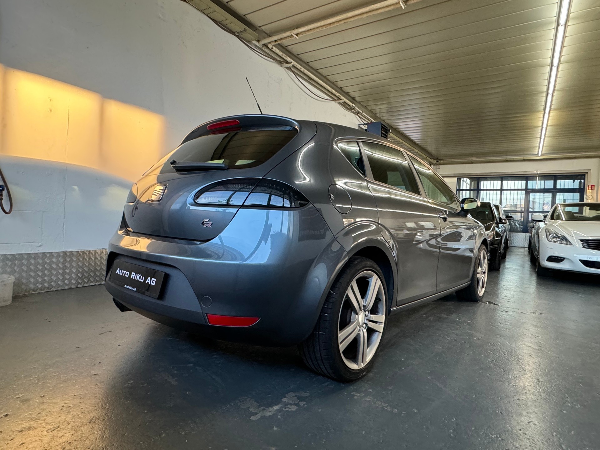 SEAT Leon 2.0 TSI FR-image-7