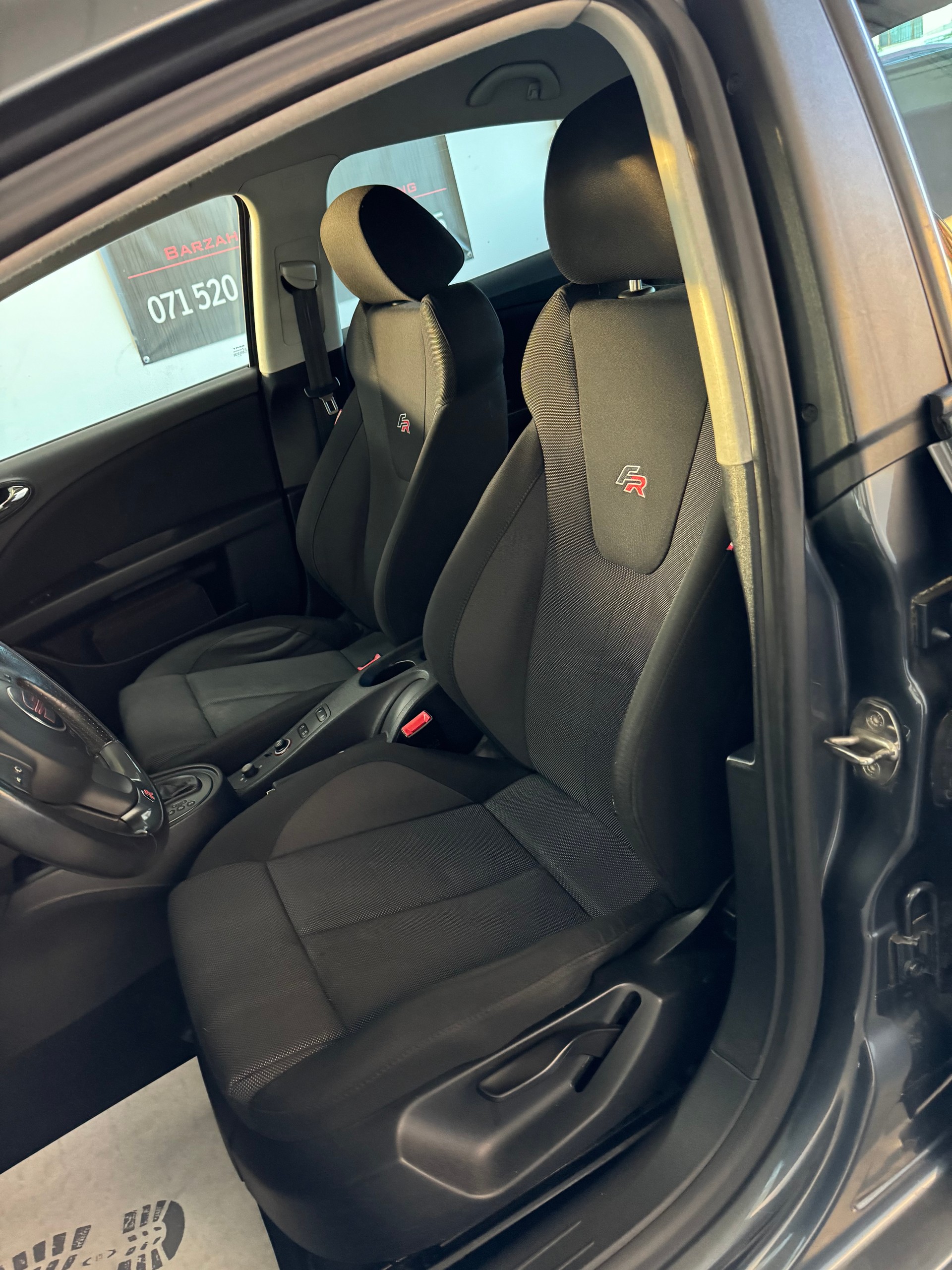 SEAT Leon 2.0 TSI FR-image-10