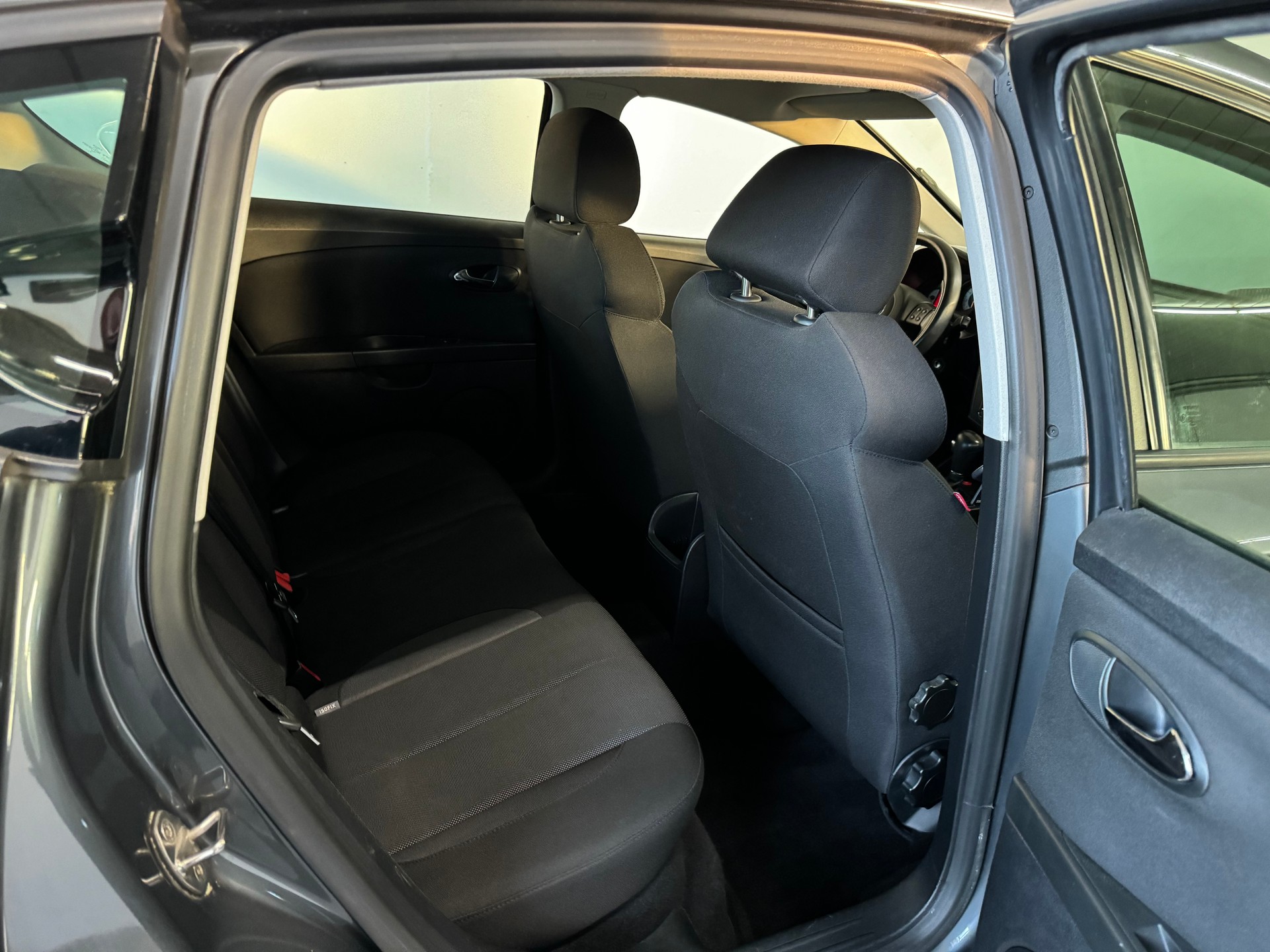SEAT Leon 2.0 TSI FR-image-16