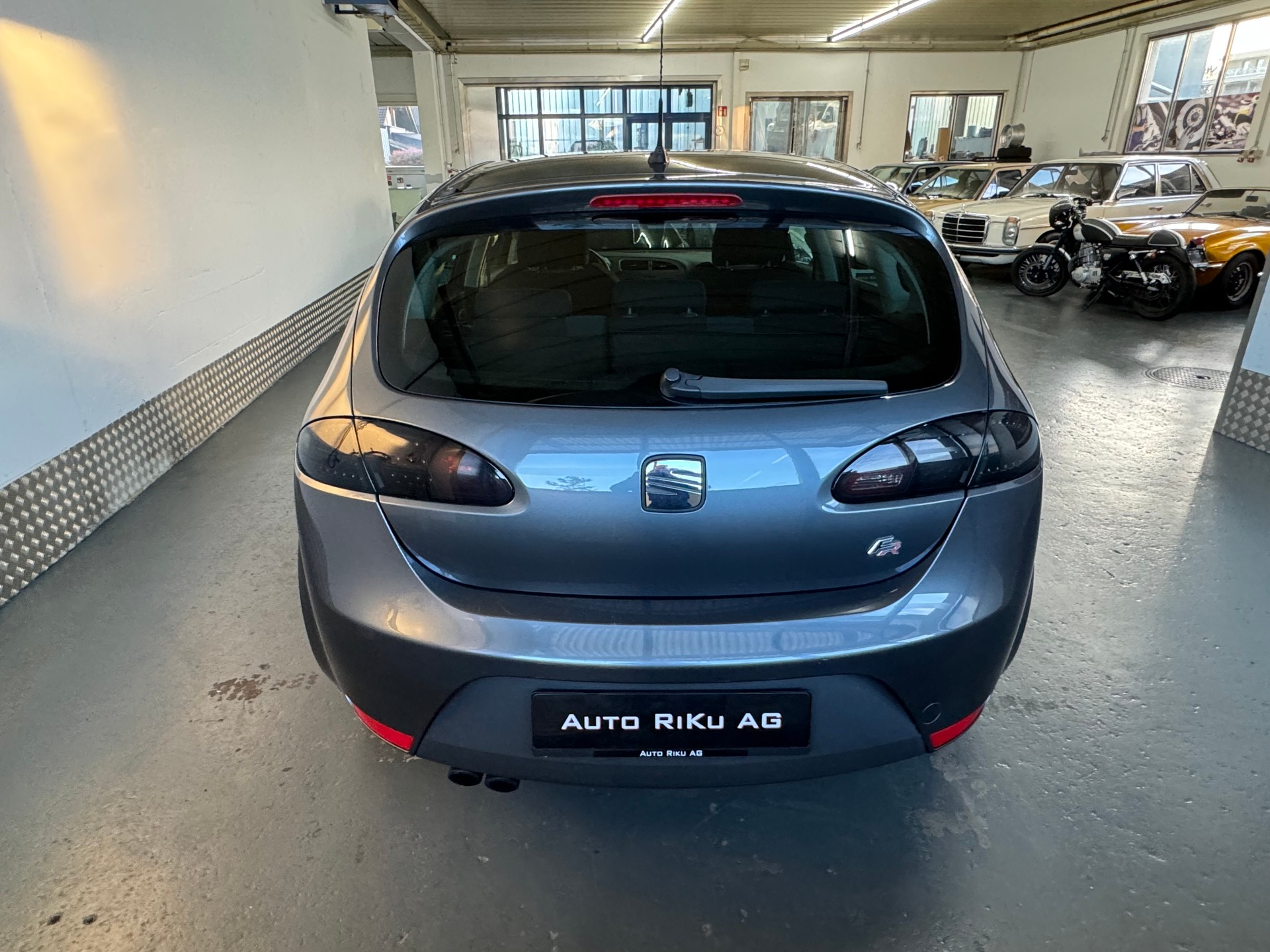 SEAT Leon 2.0 TSI FR-image-8
