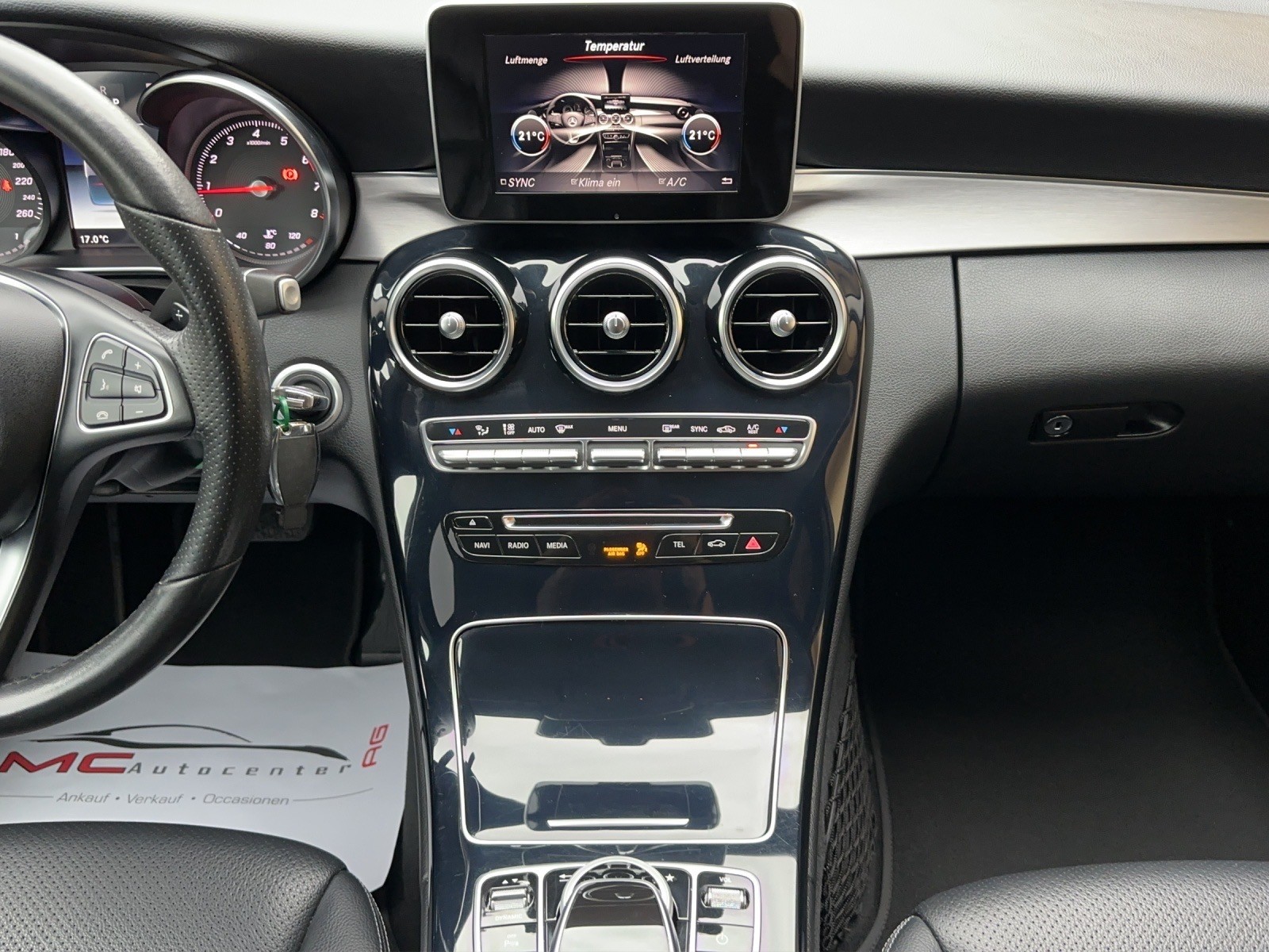 MERCEDES-BENZ C 180 AMG Line 9G-Tronic-image-10