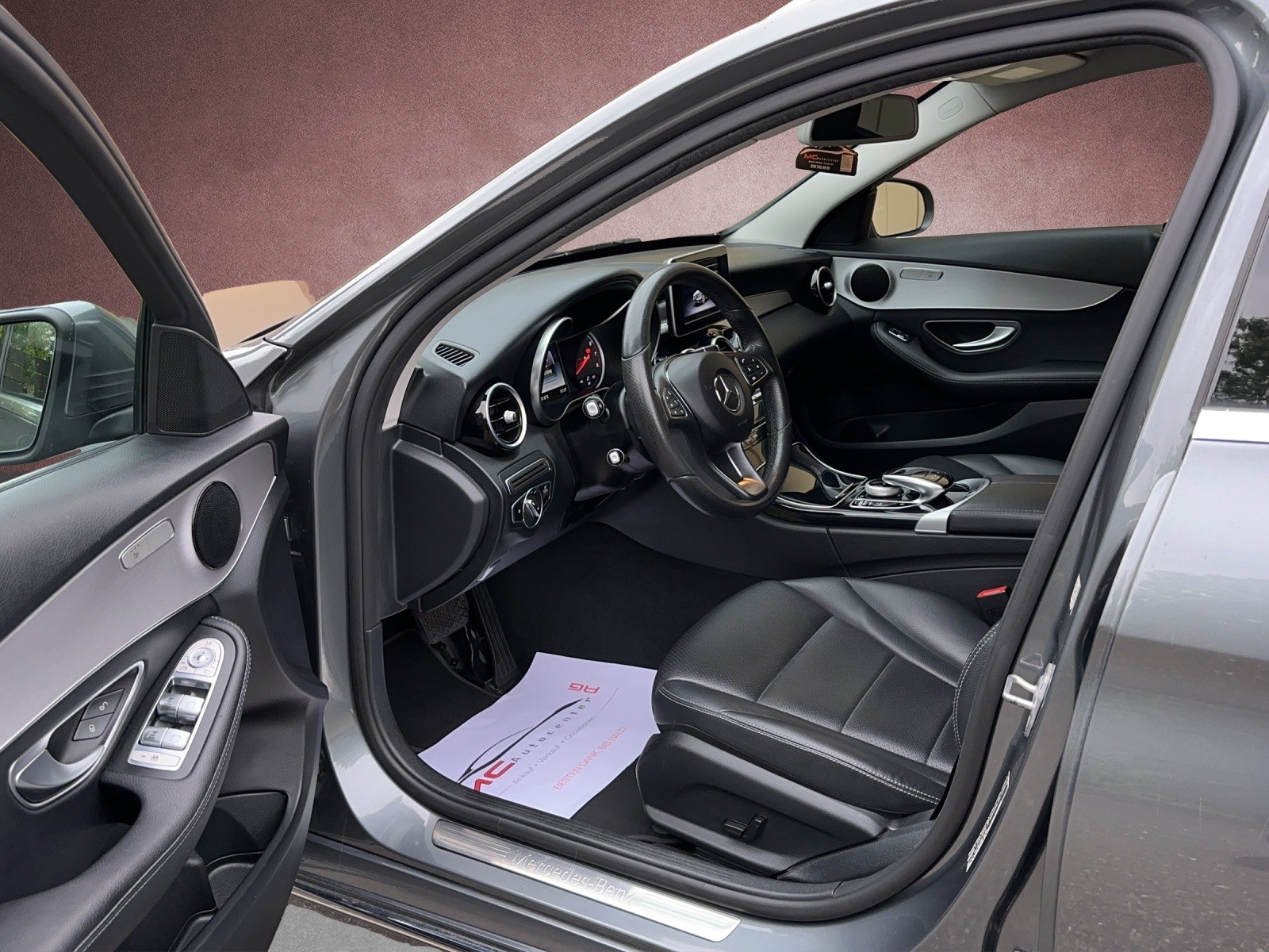 MERCEDES-BENZ C 180 AMG Line 9G-Tronic-image-5