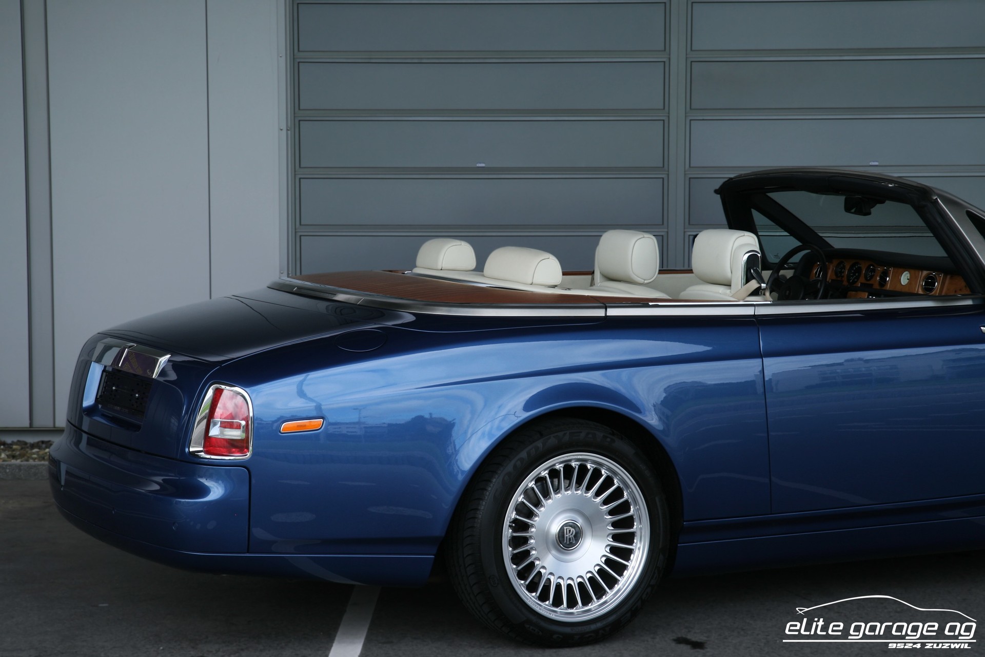 ROLLS-ROYCE Phantom 6.7 V12 Drophead Coupé-image-11