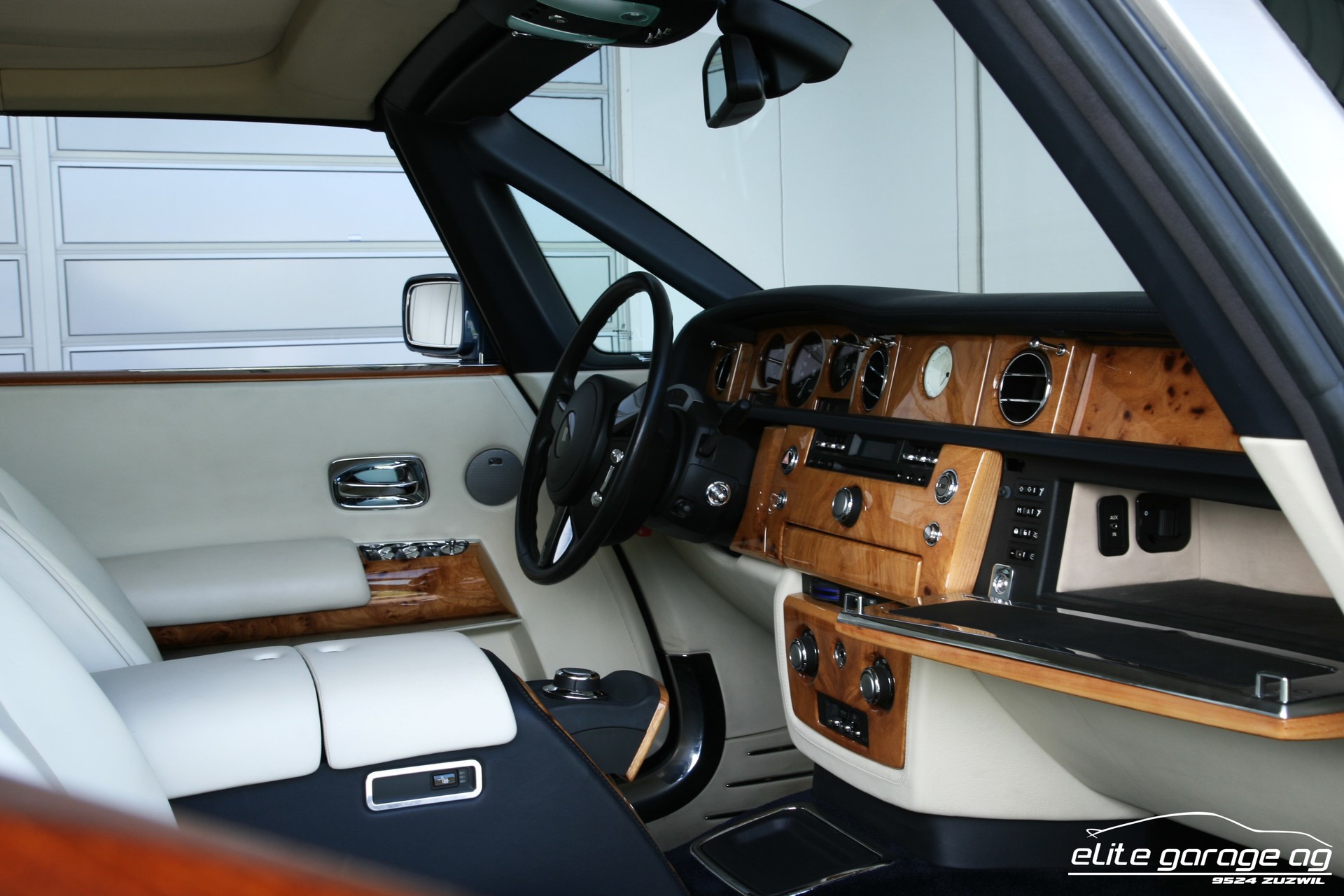 ROLLS-ROYCE Phantom 6.7 V12 Drophead Coupé-image-15