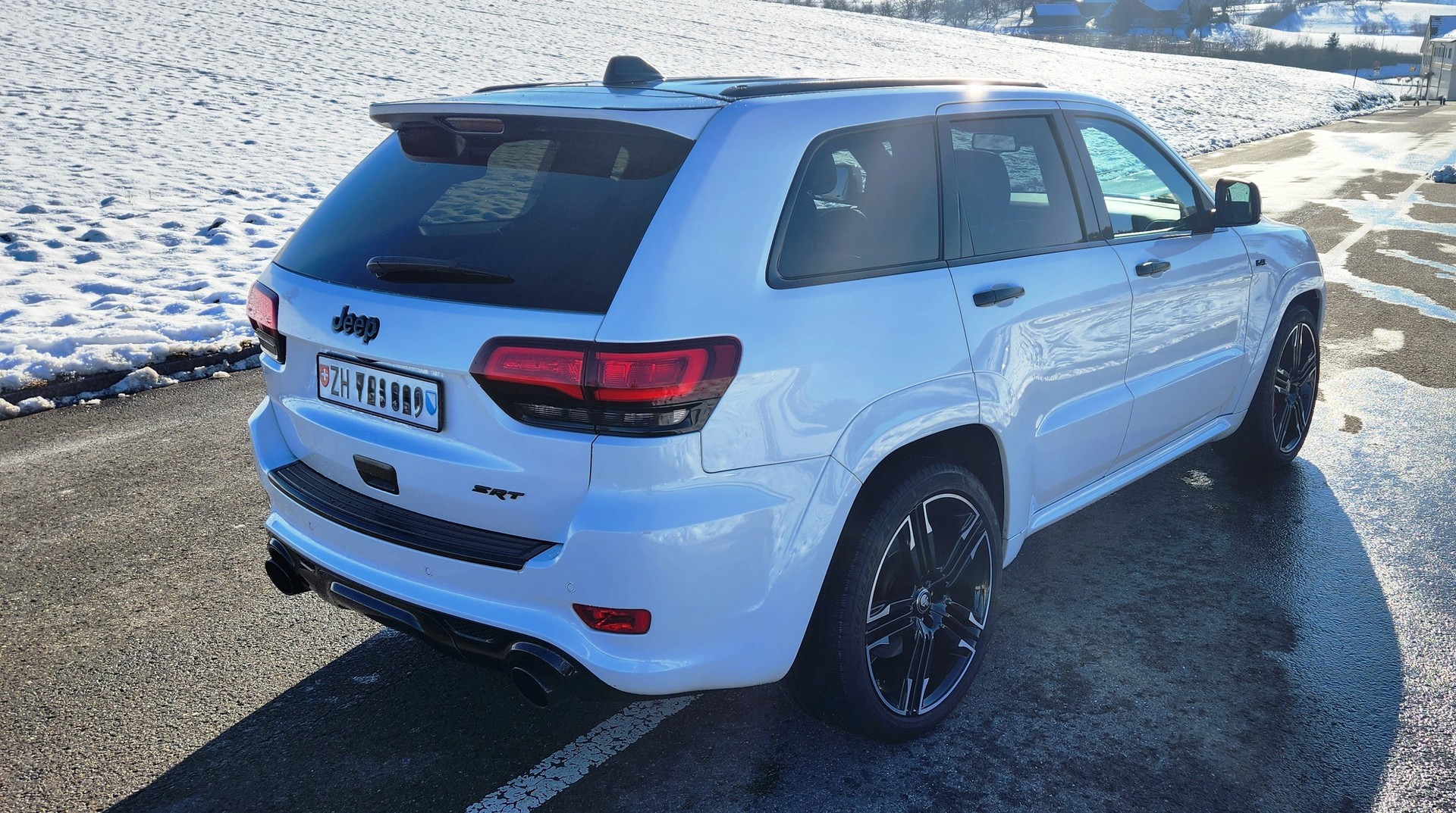 JEEP Grand Cherokee 6.4 V8 HEMI SRT8 Automatic-image-2