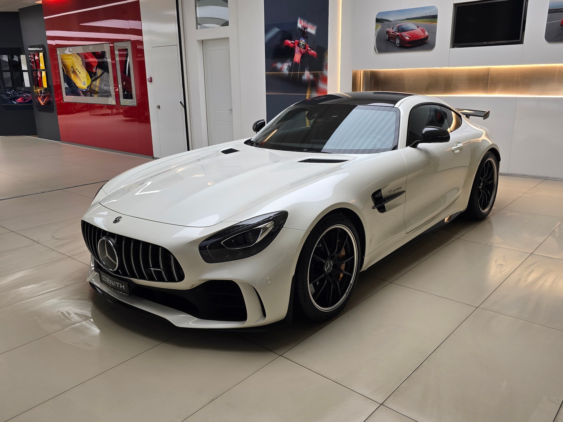 MERCEDES-BENZ AMG GT R Speedshift DCT /// CH Fahrzeug-Gratis-Service ///-image-0