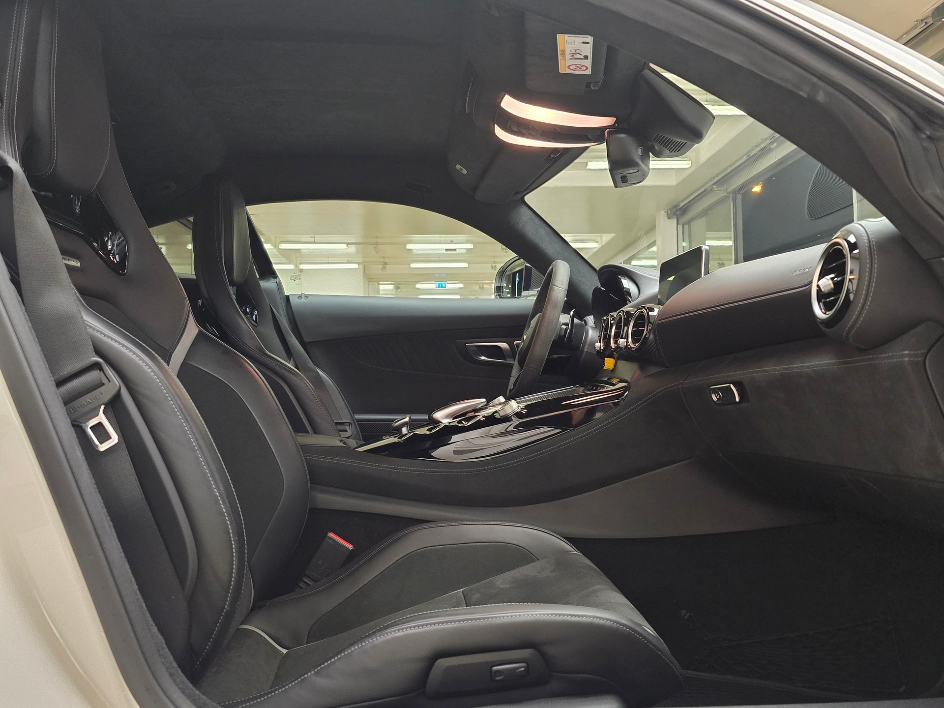 MERCEDES-BENZ AMG GT R Speedshift DCT /// CH Fahrzeug-Gratis-Service ///-image-9