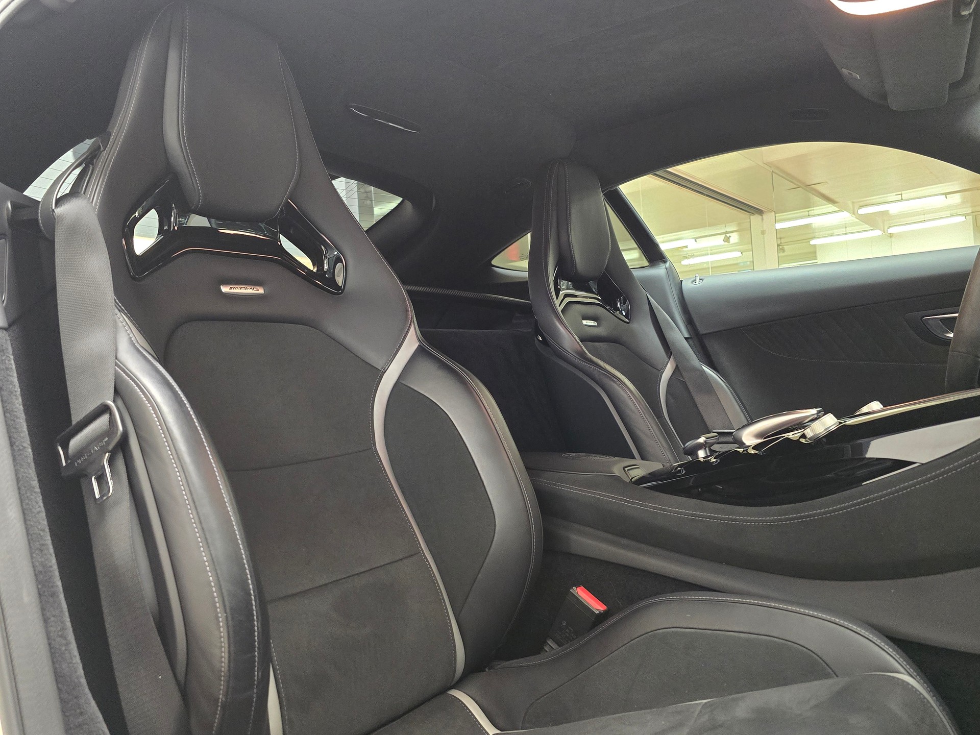 MERCEDES-BENZ AMG GT R Speedshift DCT /// CH Fahrzeug-Gratis-Service ///-image-10