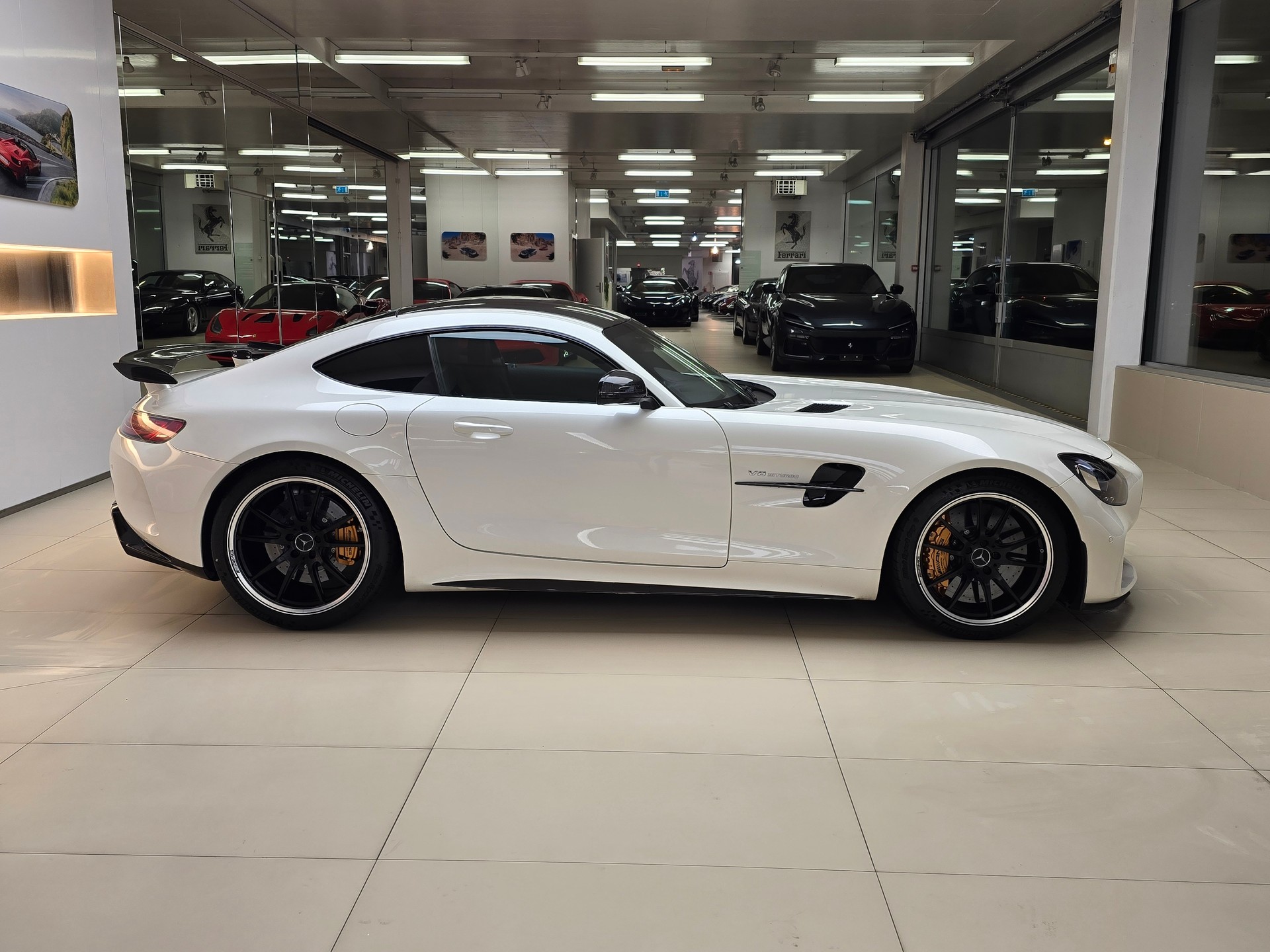 MERCEDES-BENZ AMG GT R Speedshift DCT /// CH Fahrzeug-Gratis-Service ///-image-3