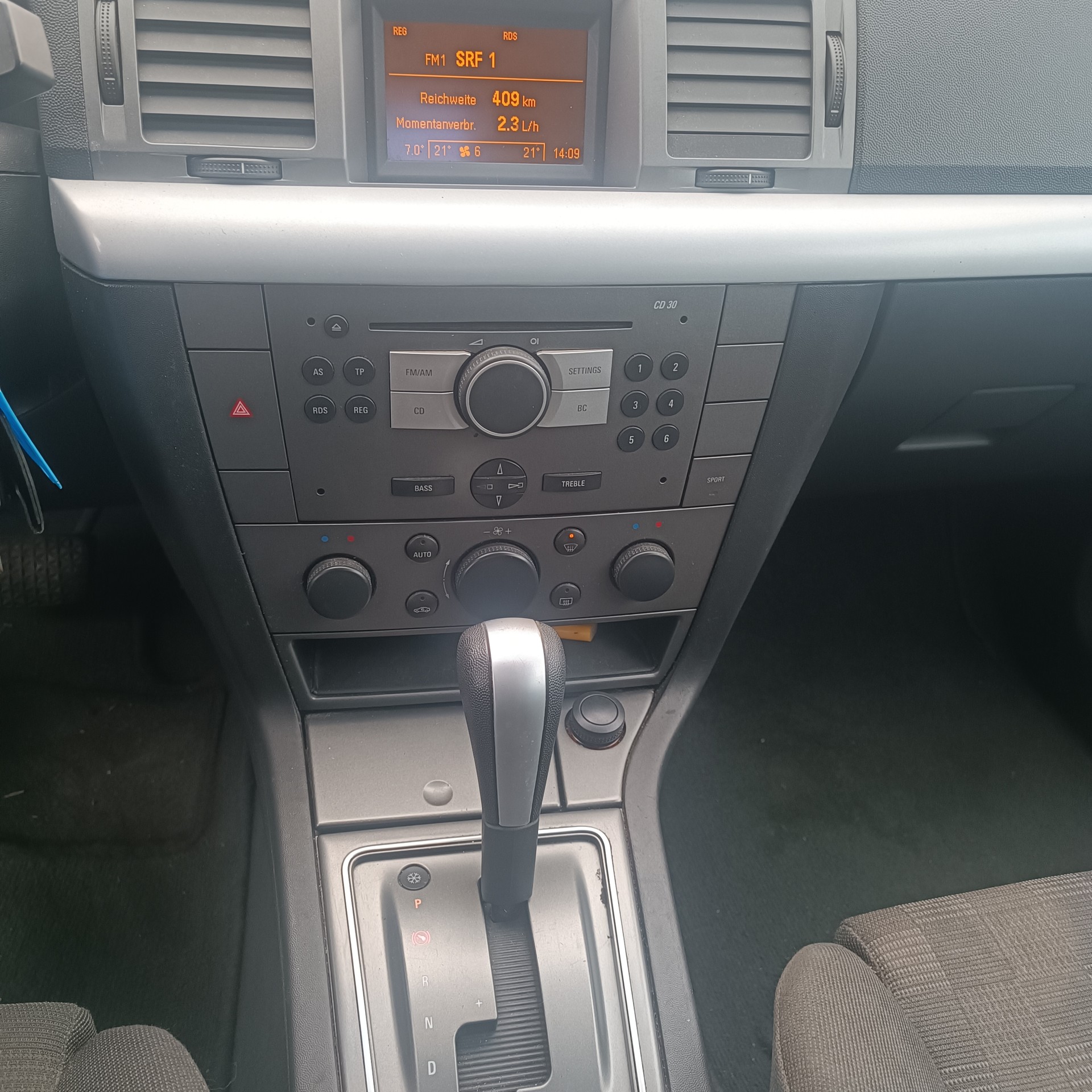 OPEL Vectra Caravan 3.2 V6 Elegance-image-11