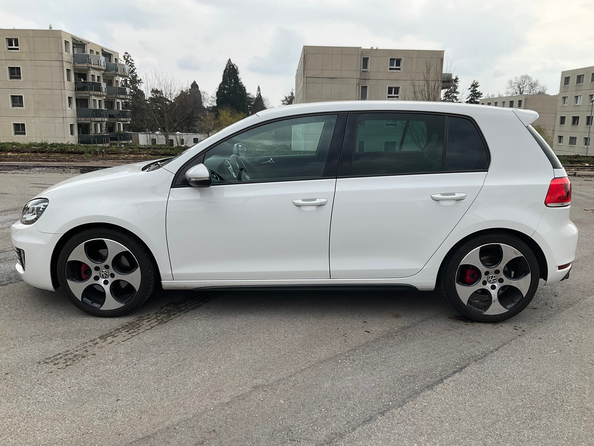 VW Golf 2.0 TSI GTI Edition-image-3