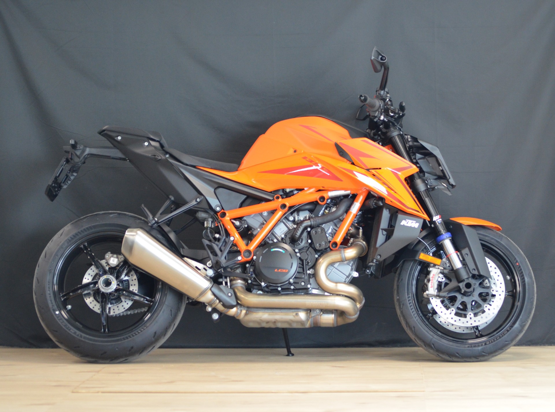 KTM 1390 Super Duke R EVO MY26-showroom-element-2