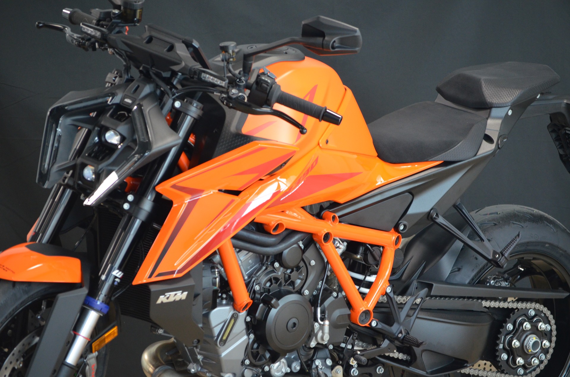KTM 1390 Super Duke R EVO MY26-image-6