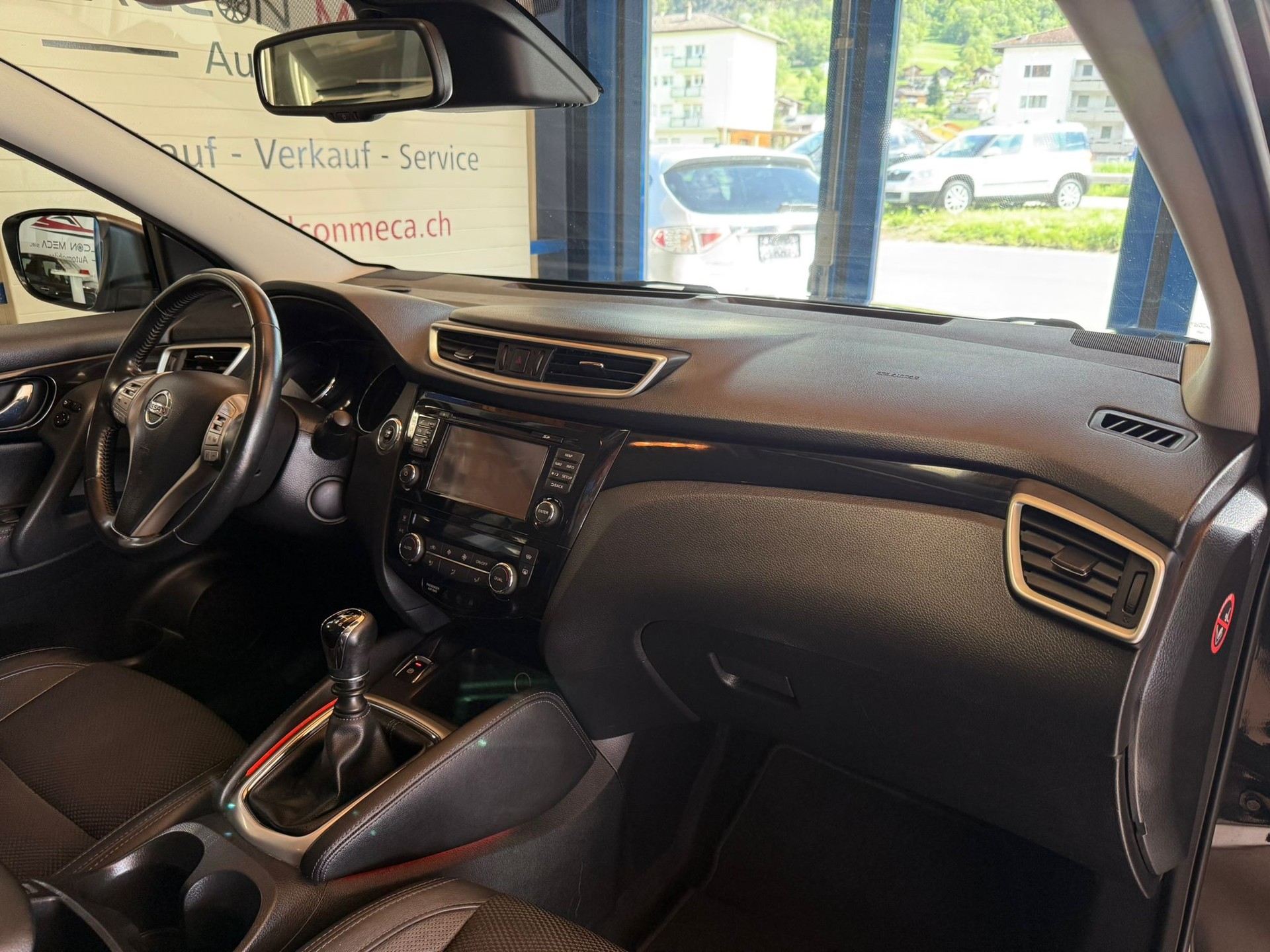 NISSAN Qashqai 1.2 DIG-T Tekna-image-12