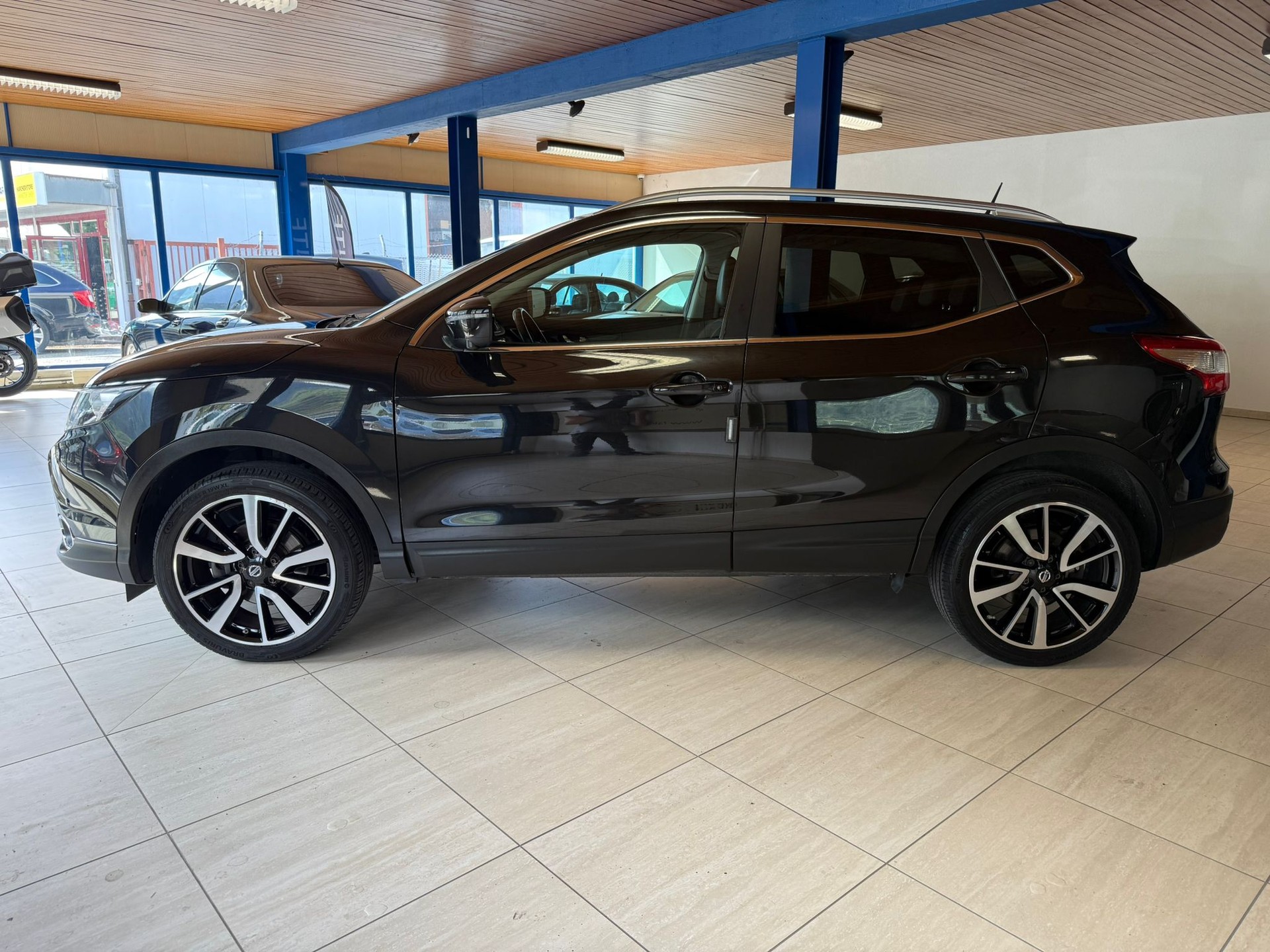 NISSAN Qashqai 1.2 DIG-T Tekna-image-3