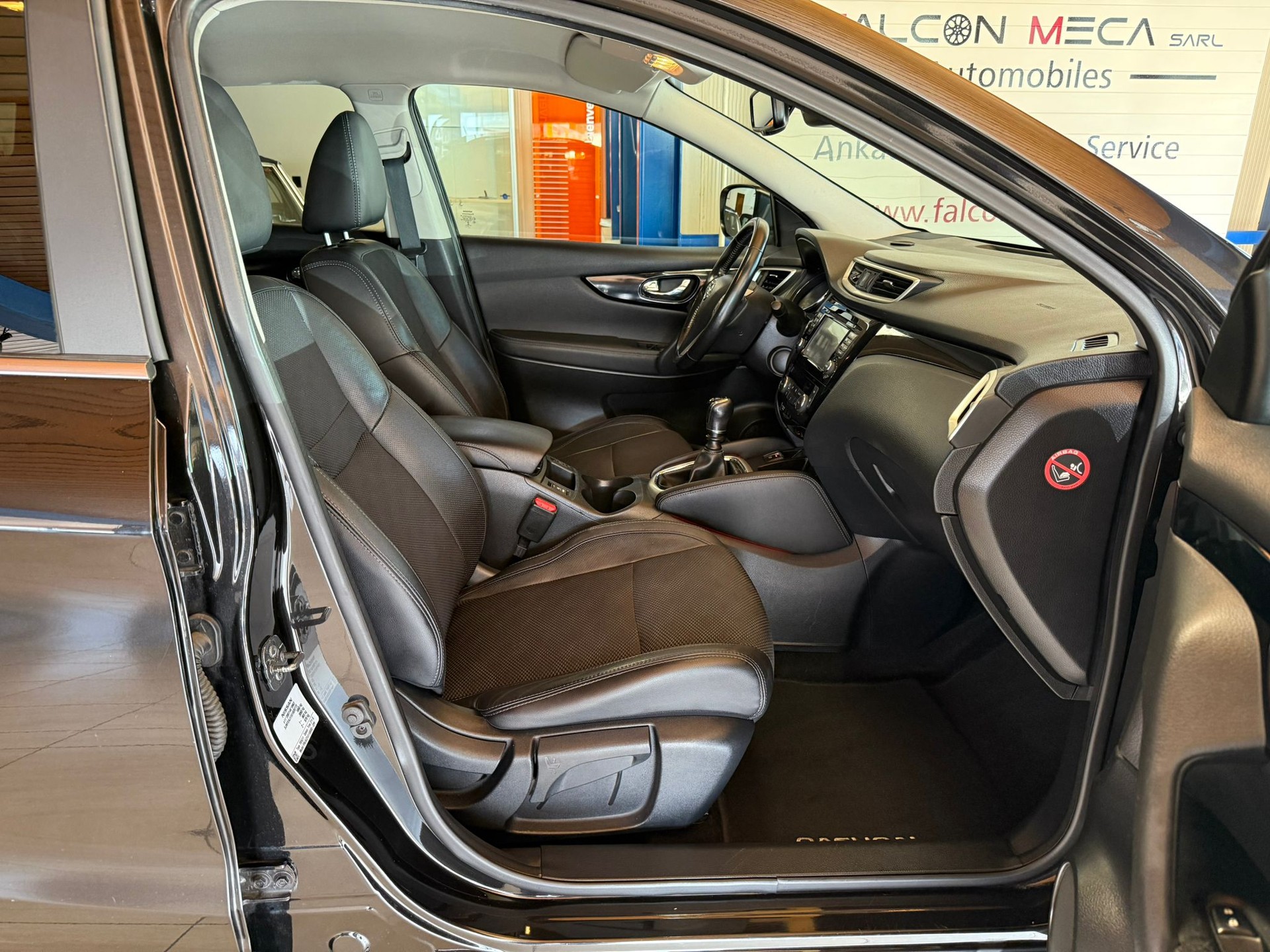 NISSAN Qashqai 1.2 DIG-T Tekna-image-13