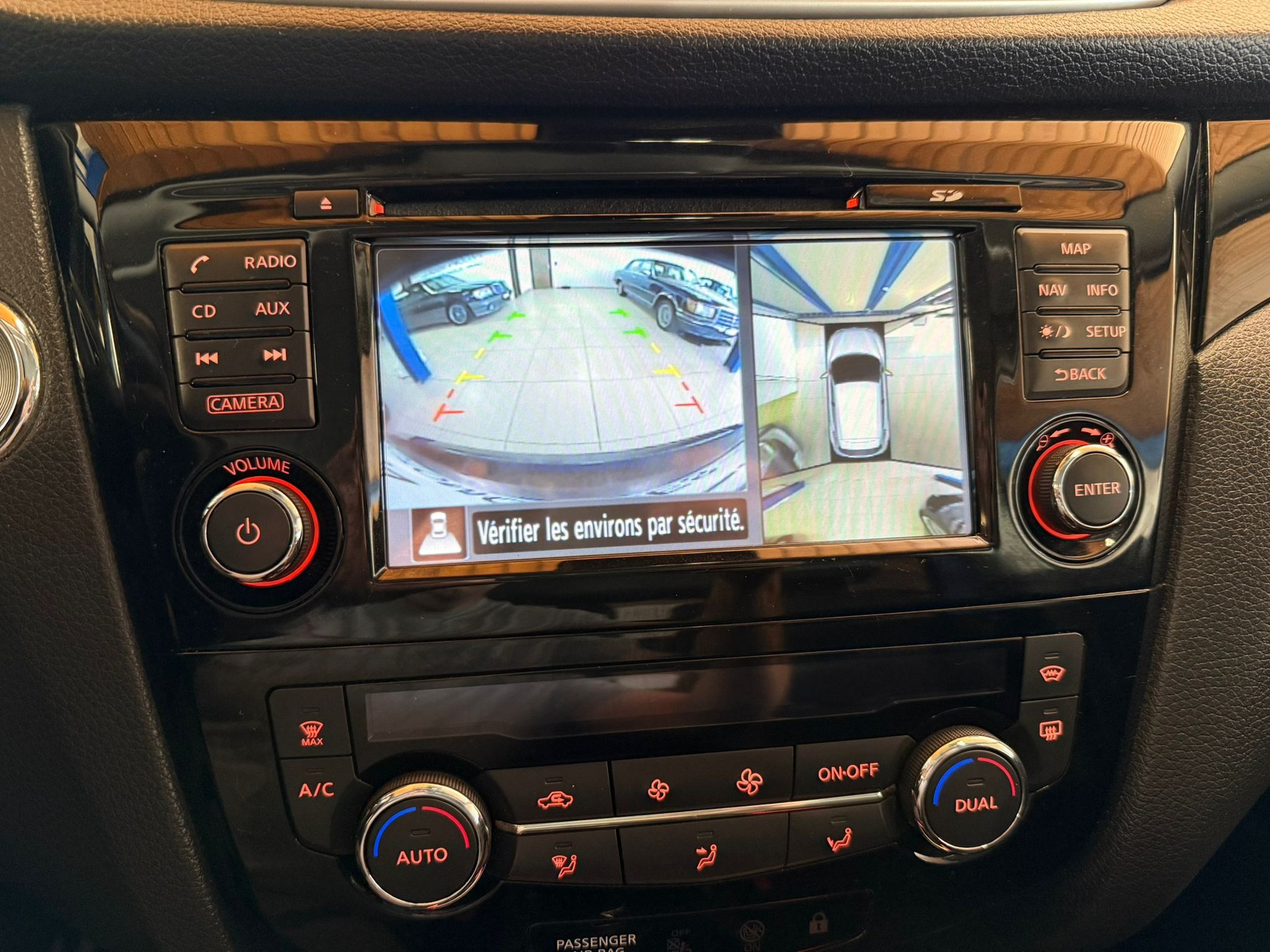 NISSAN Qashqai 1.2 DIG-T Tekna-image-11