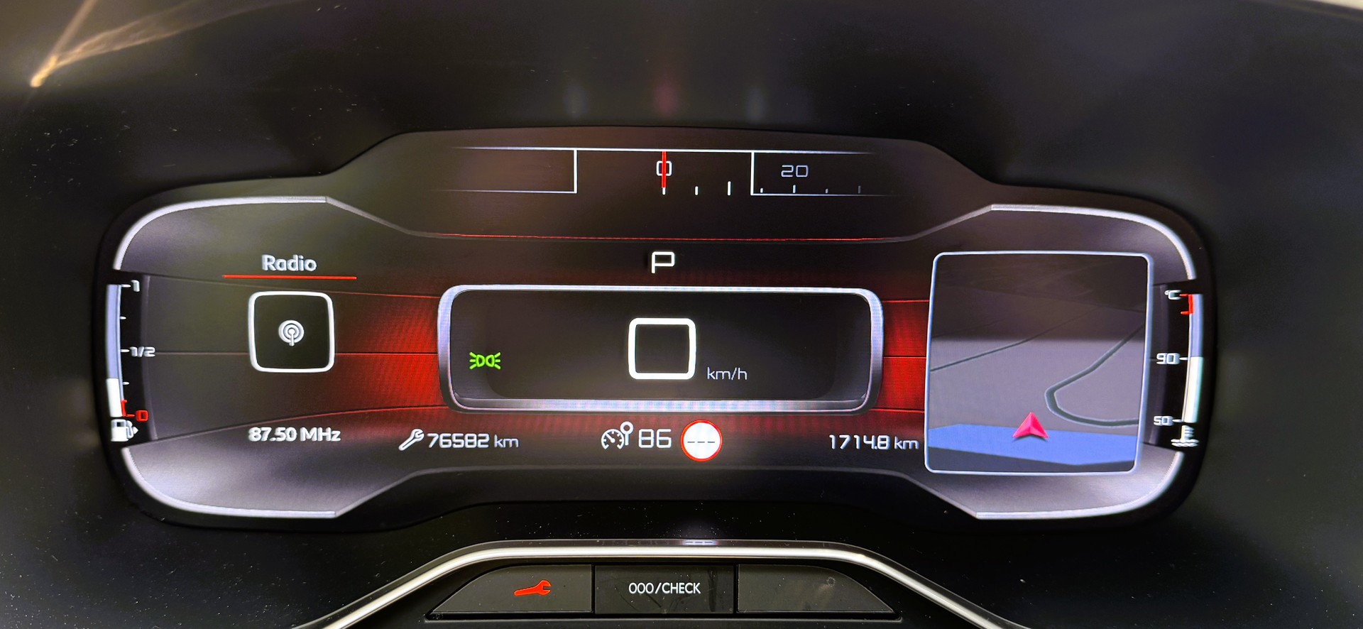 CITROEN C5 Aircross 1.5 BlueHD Shine EAT8-image-23