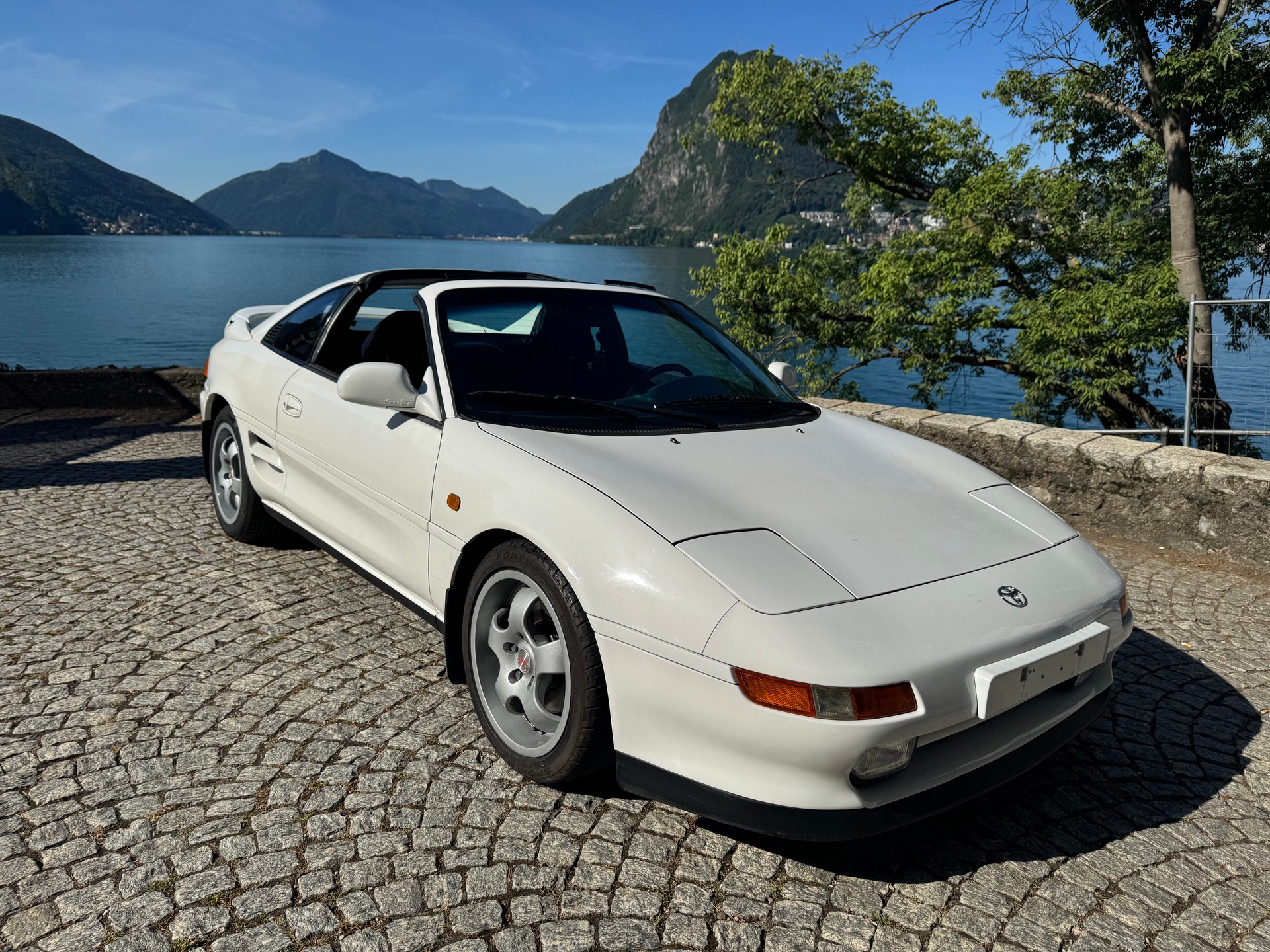TOYOTA MR2 2.0-image-0