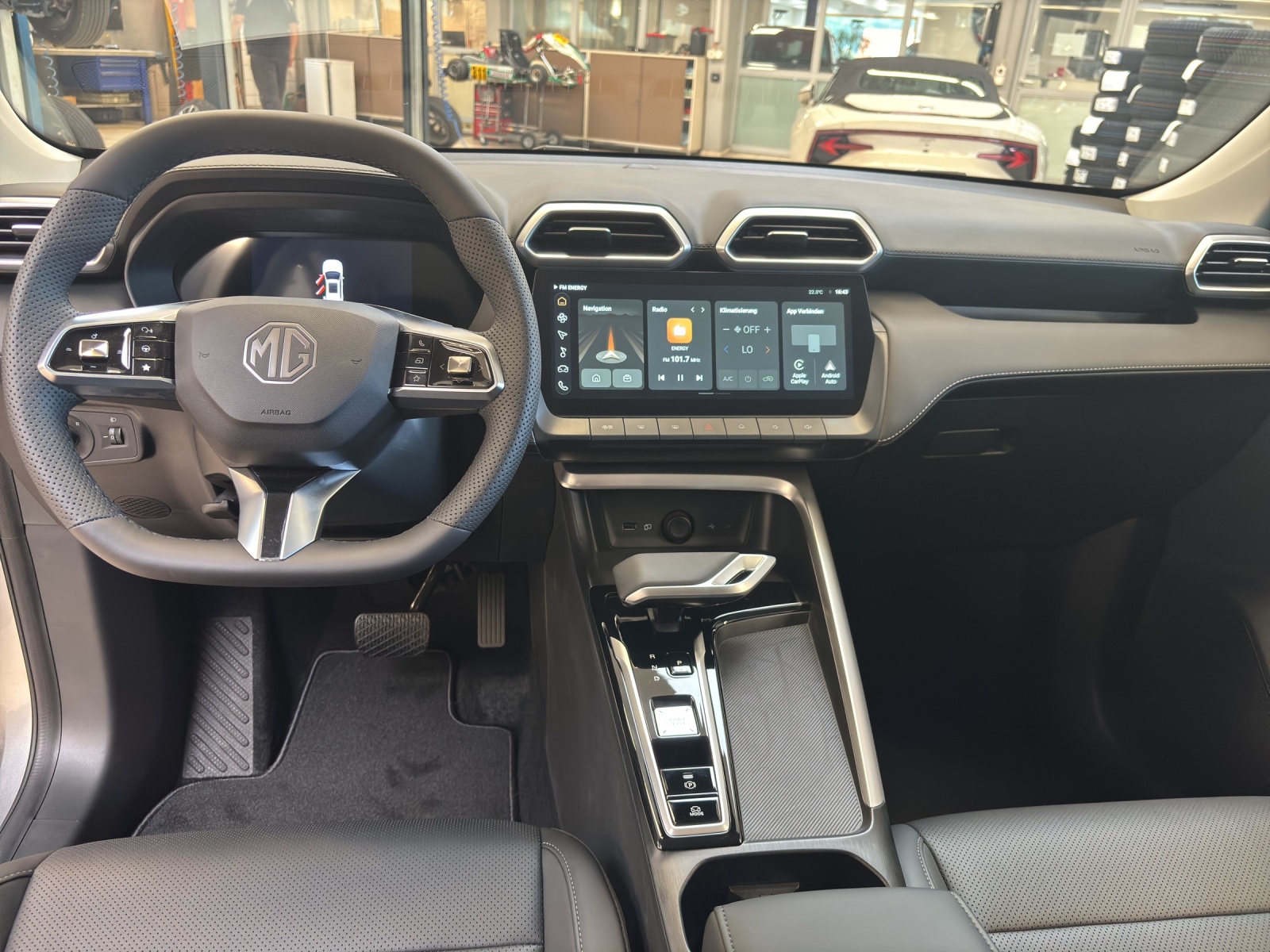 MG ZS 1.5 HEV Luxury-image-5