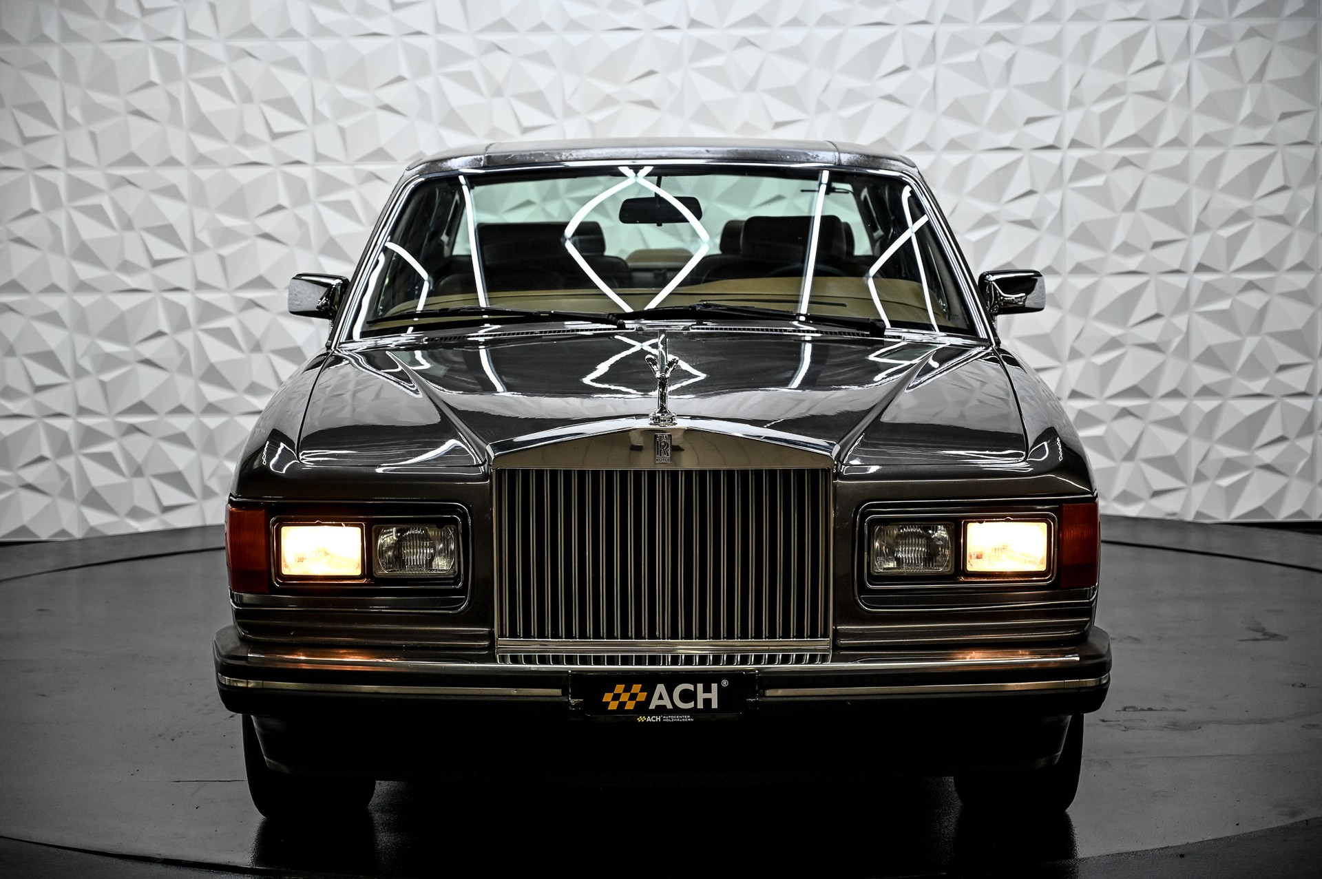 ROLLS-ROYCE Silver Spur-image-1