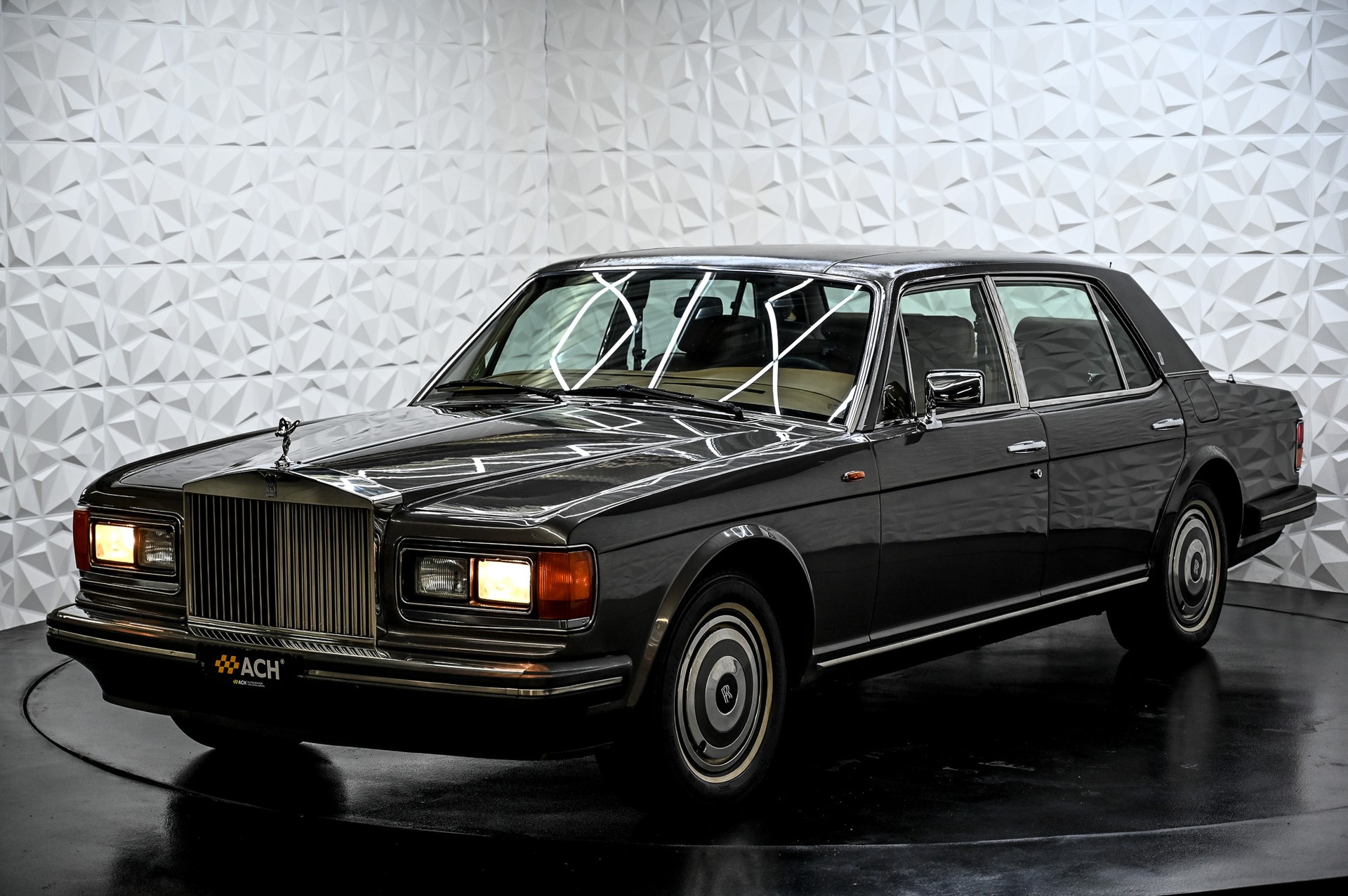 ROLLS-ROYCE Silver Spur-image-2