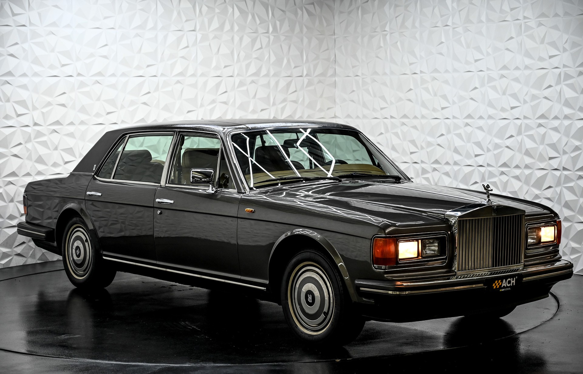 ROLLS-ROYCE Silver Spur-image-0