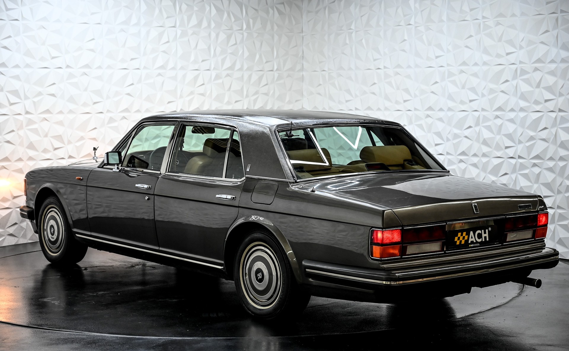 ROLLS-ROYCE Silver Spur-image-3