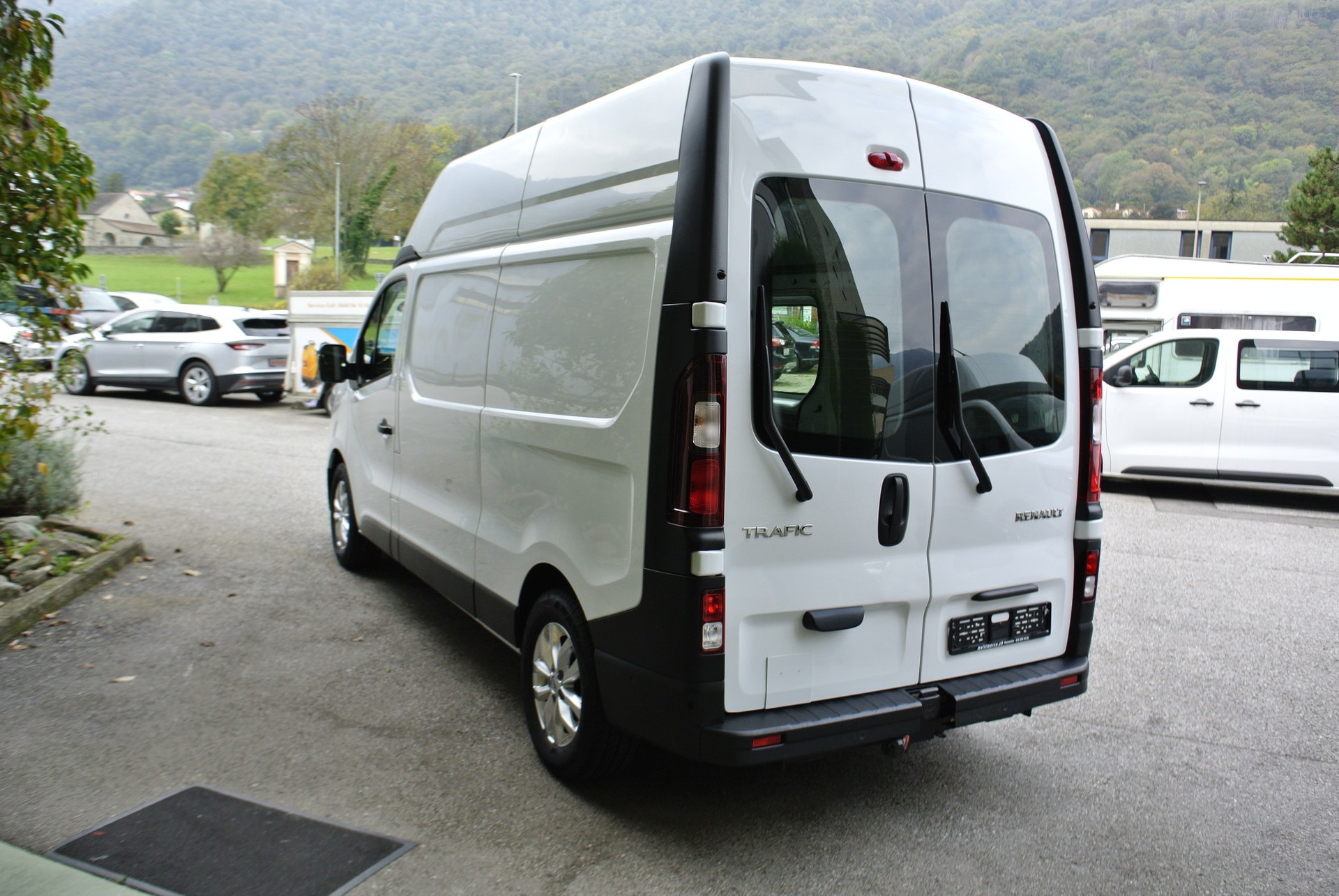 RENAULT Trafic 2.0 Blue dCi 150 3.5t Advance L2H2 IP-image-8