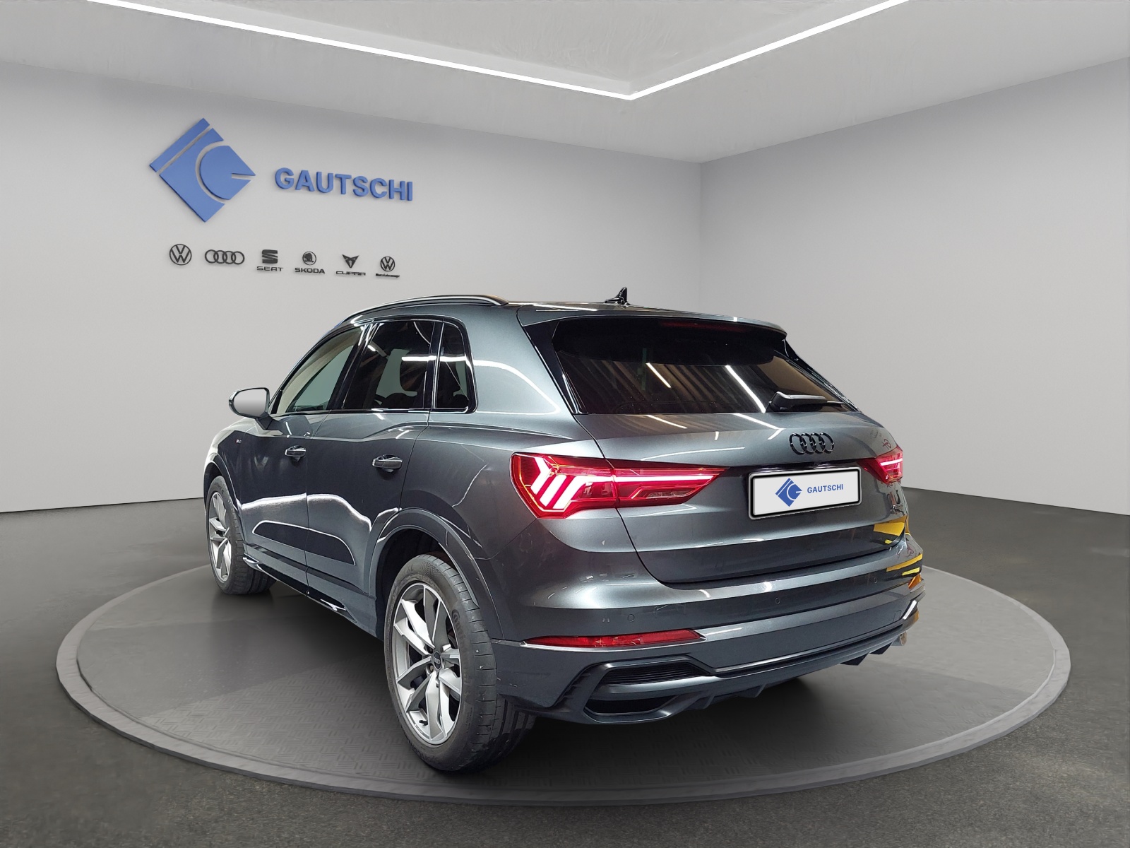 AUDI Q3 35 TDI S line quattro S-tronic-image-2