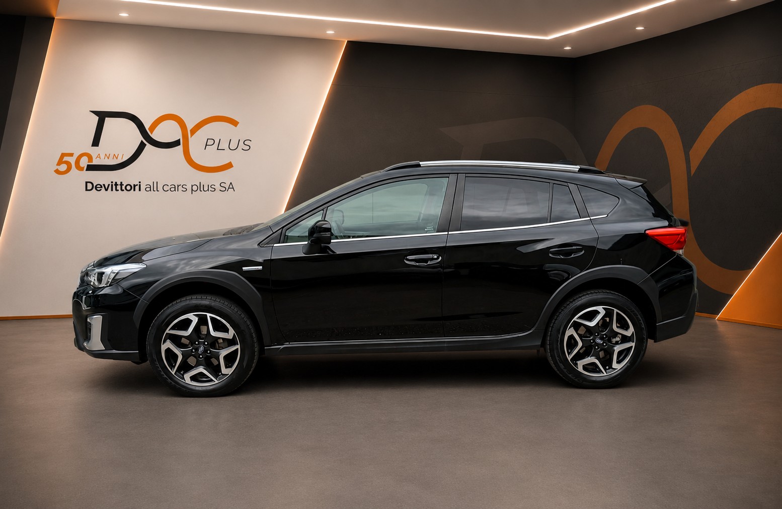 SUBARU XV 2.0i e-Boxer Luxury-image-2