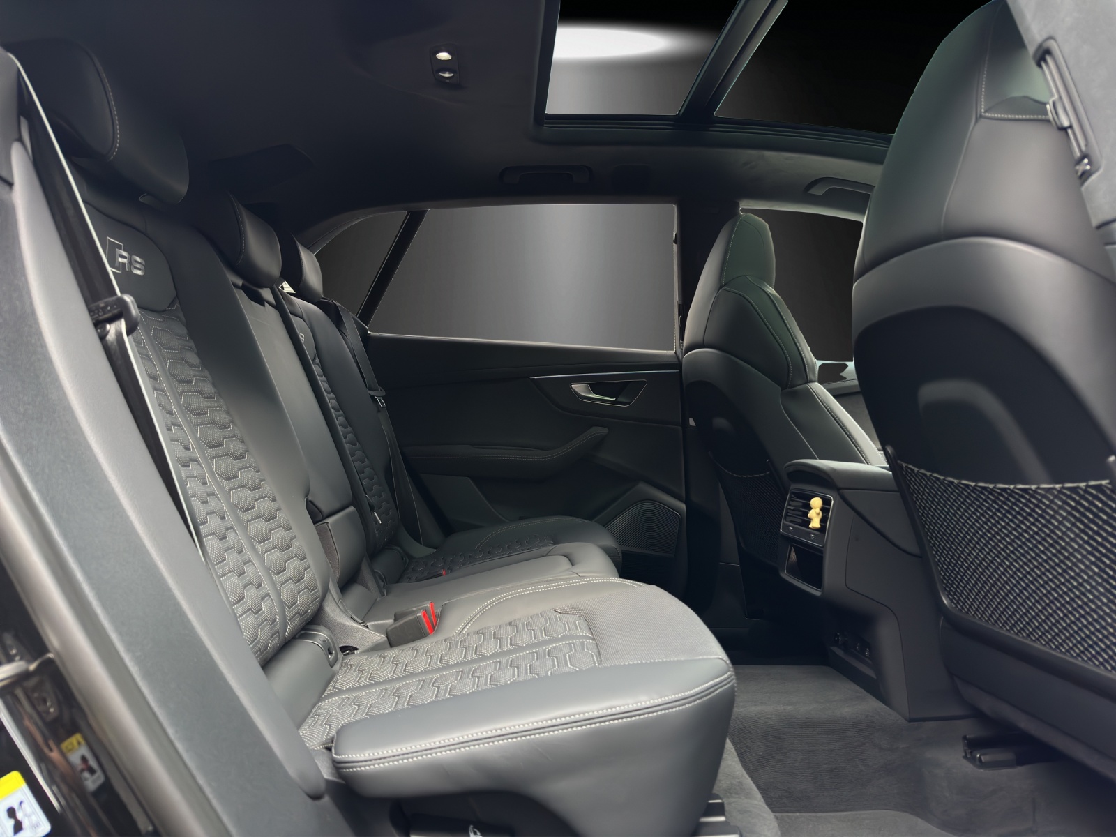 AUDI RSQ8 performance quattro-image-7
