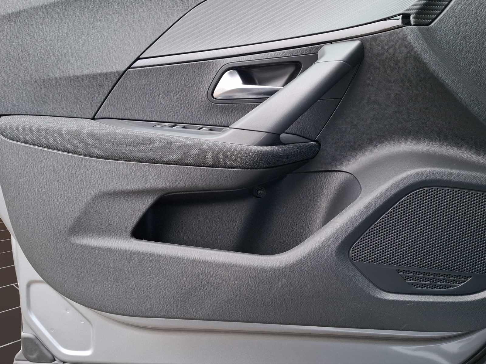 PEUGEOT 2008 NEW 156 e Style-image-14