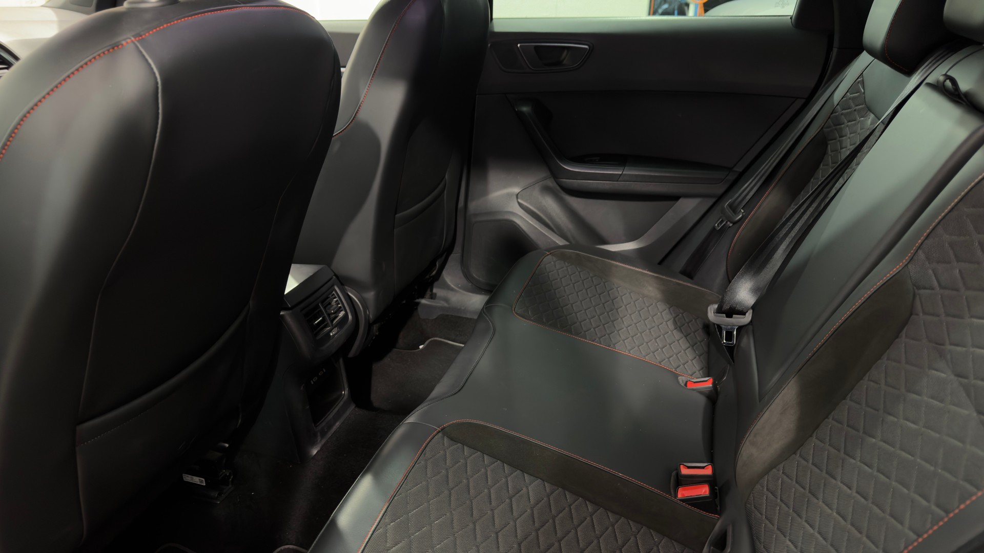 SEAT Ateca 1.5 TSI FR DSG-image-5