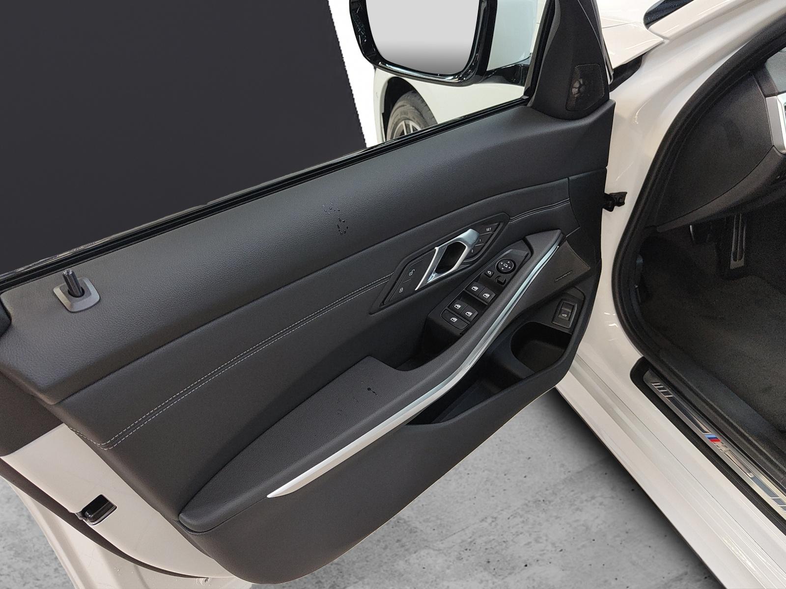 BMW 330d xDrive SAG Touring-image-10