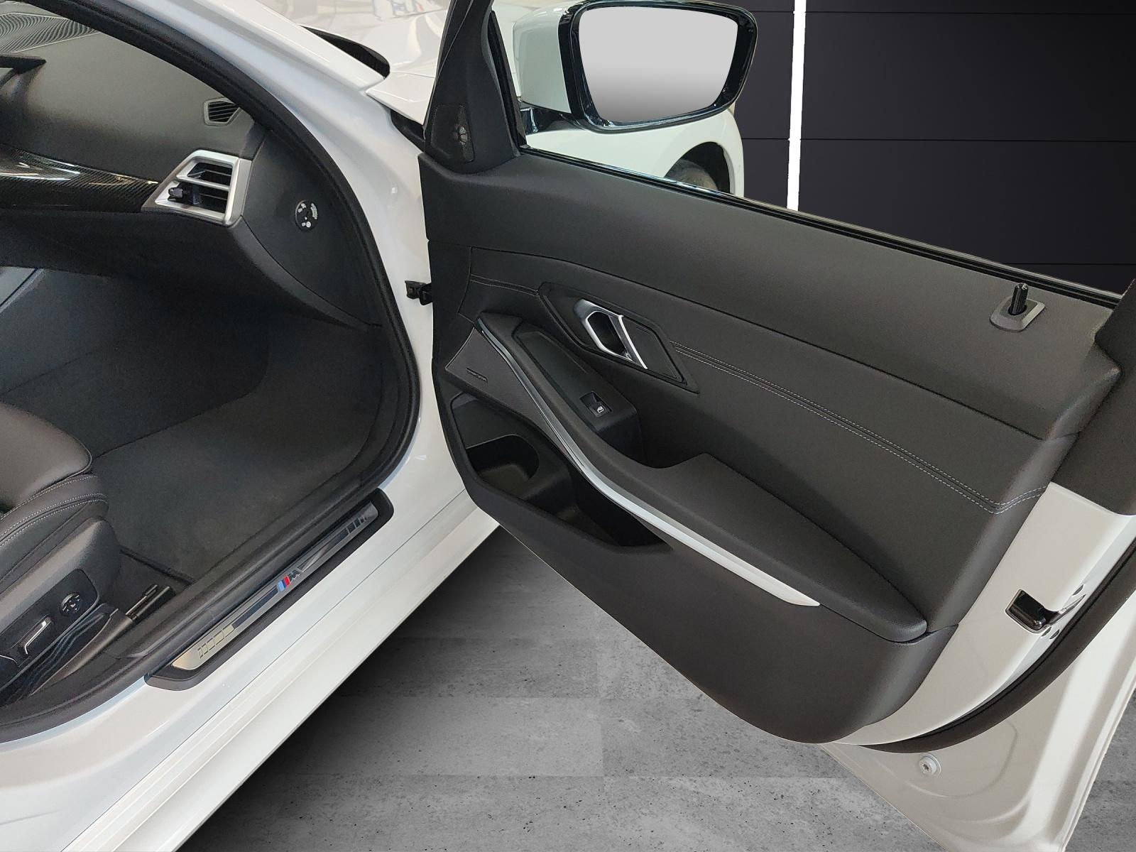 BMW 330d xDrive SAG Touring-image-21