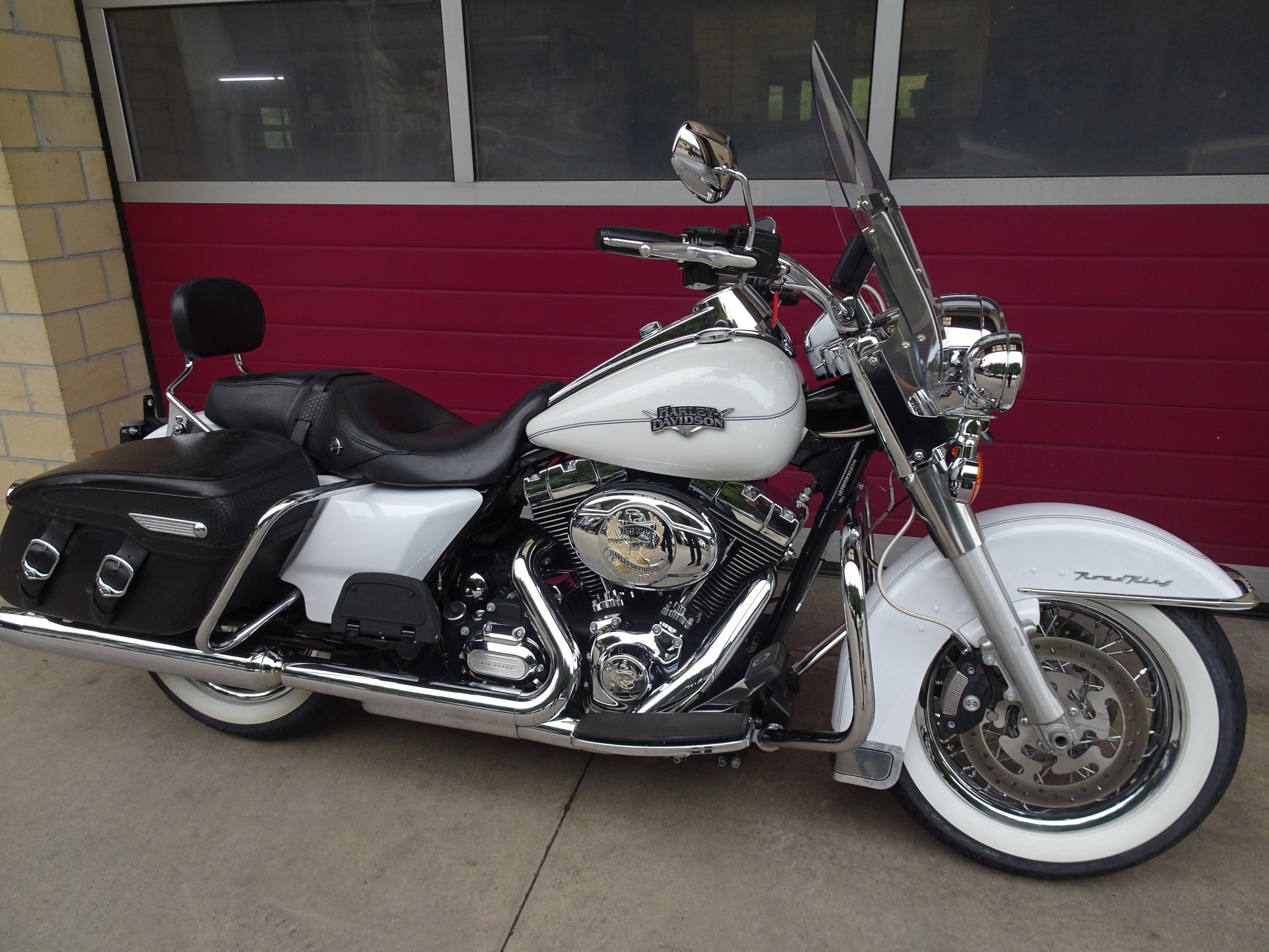 HARLEY-DAVIDSON FLHRC Road King Classic 103 ABS-showroom-element-2