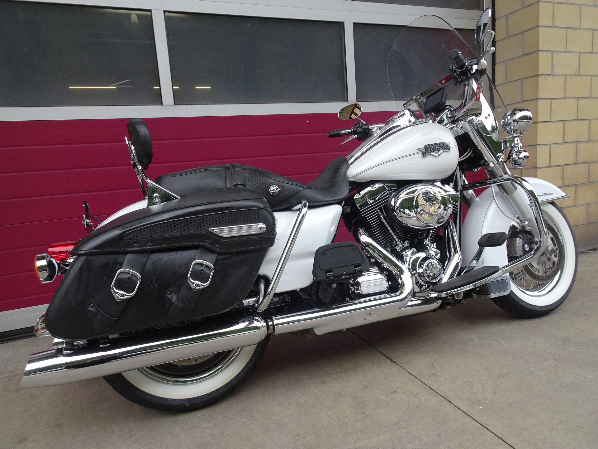HARLEY-DAVIDSON FLHRC Road King Classic 103 ABS-image-7